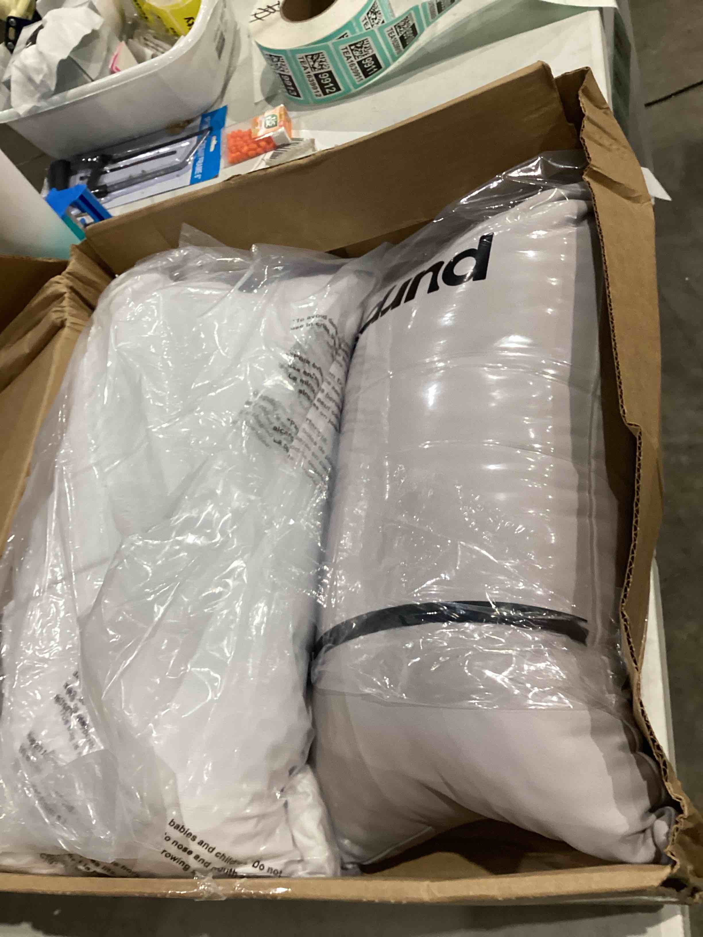 https://s3.amazonaws.com/lotting-images-prod/bidfta/TEA1639902_1753445718686.jpeg