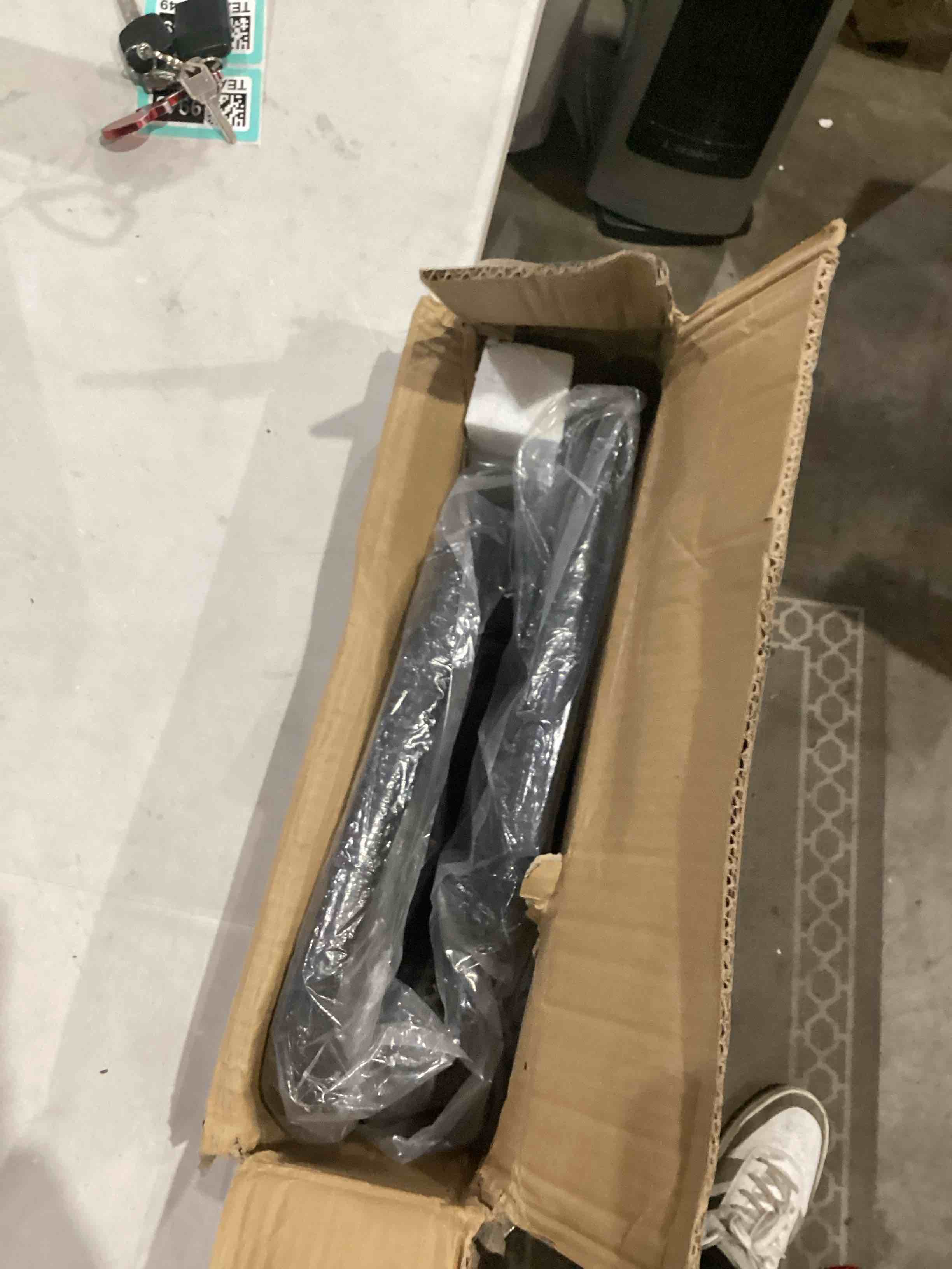 https://s3.amazonaws.com/lotting-images-prod/bidfta/TEA1639948_1753468745890.jpeg