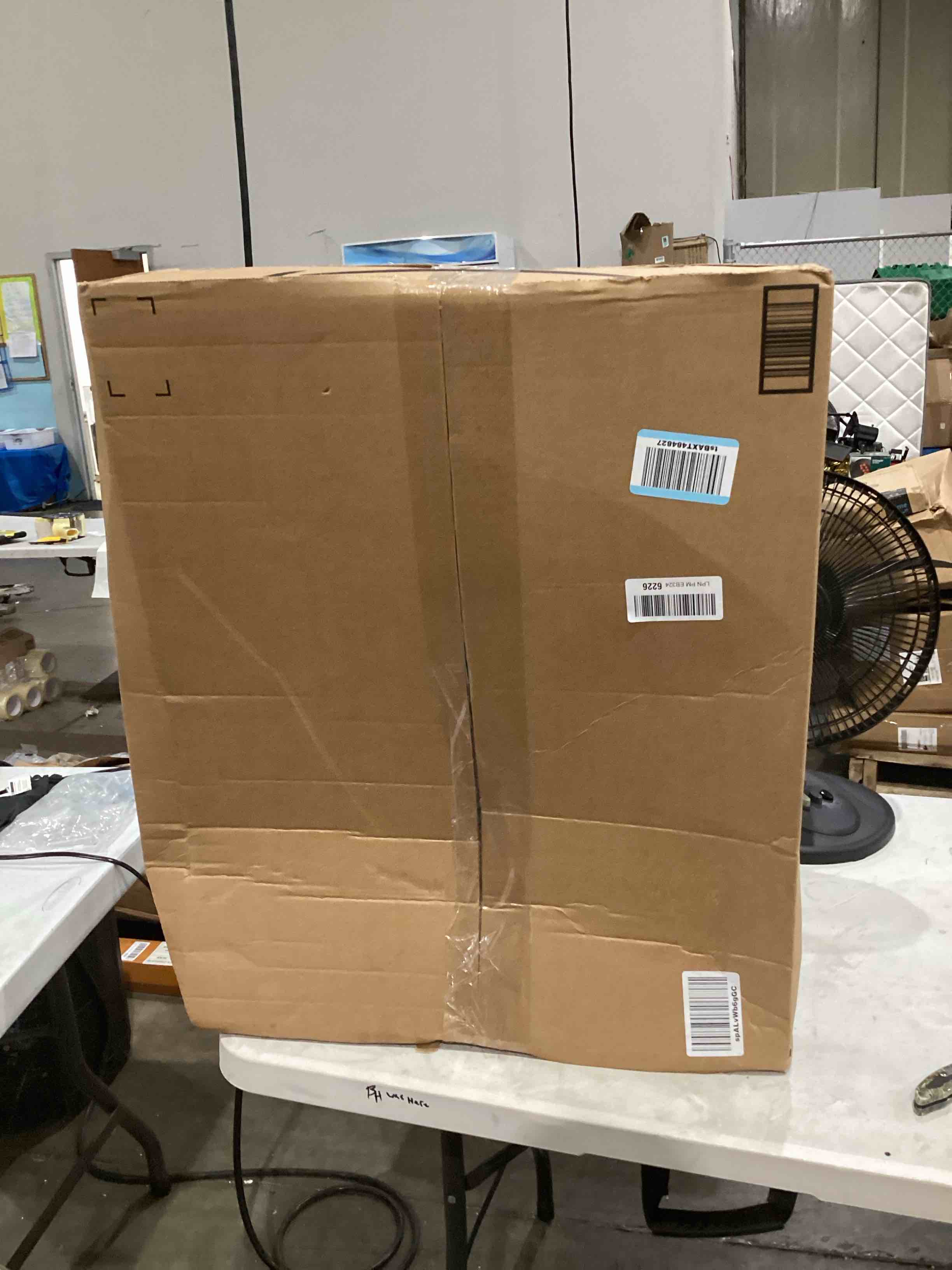 https://s3.amazonaws.com/lotting-images-prod/bidfta/TEA1639954_1753701720895.jpeg