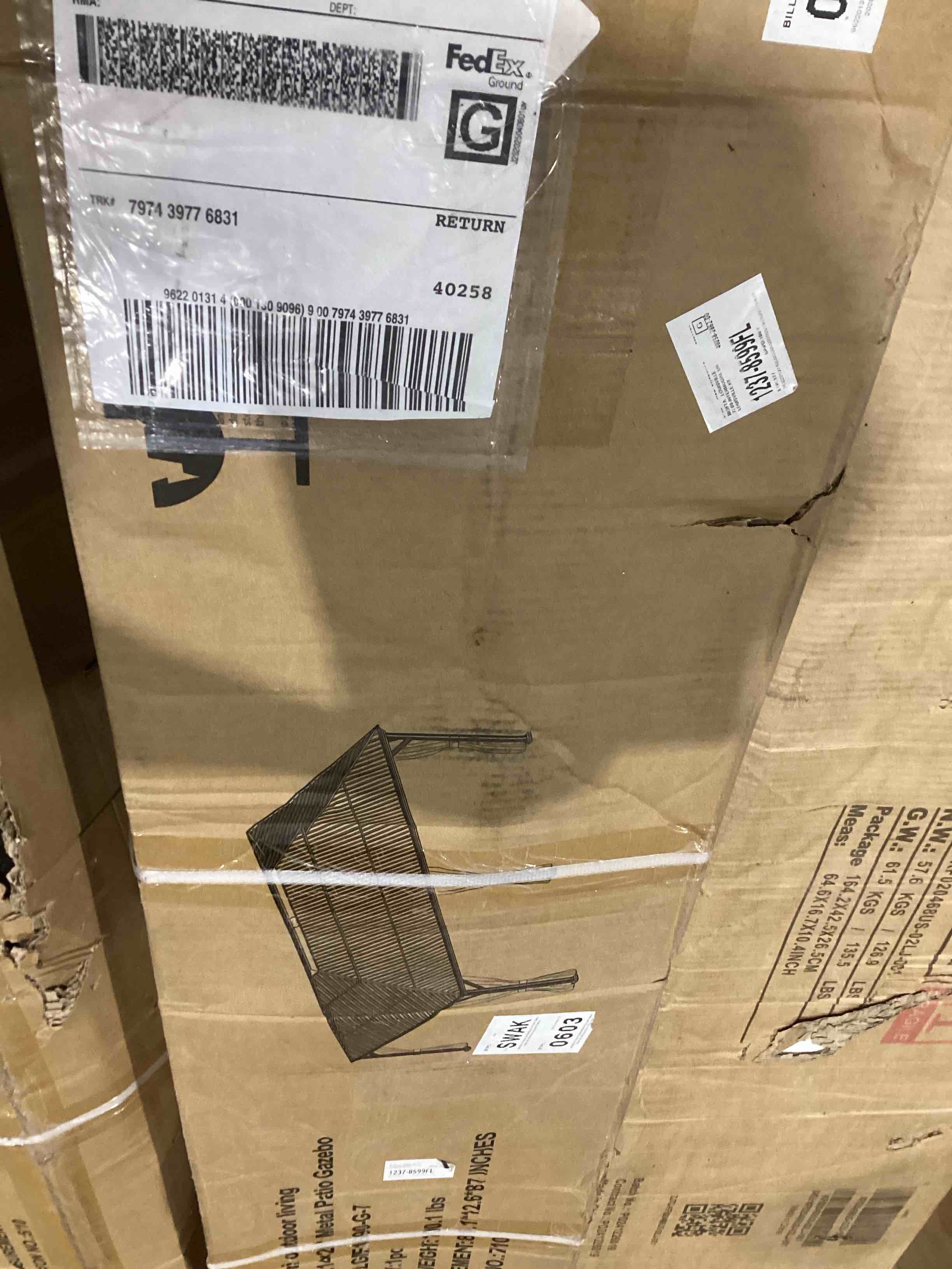 https://s3.amazonaws.com/lotting-images-prod/bidfta/TEA1640730_1755520328986.jpeg
