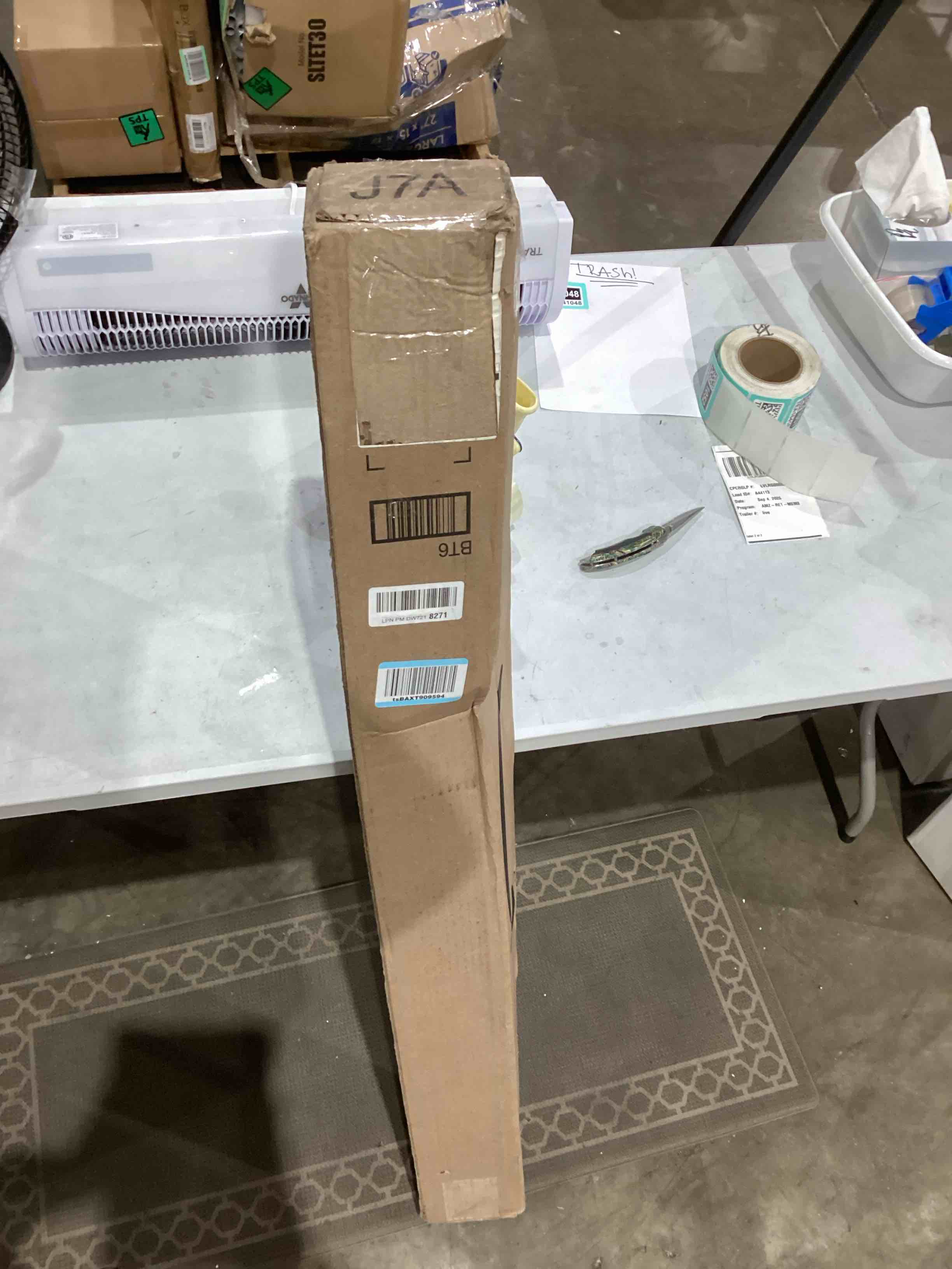 https://s3.amazonaws.com/lotting-images-prod/bidfta/TEA1641052_1757331611356.jpeg