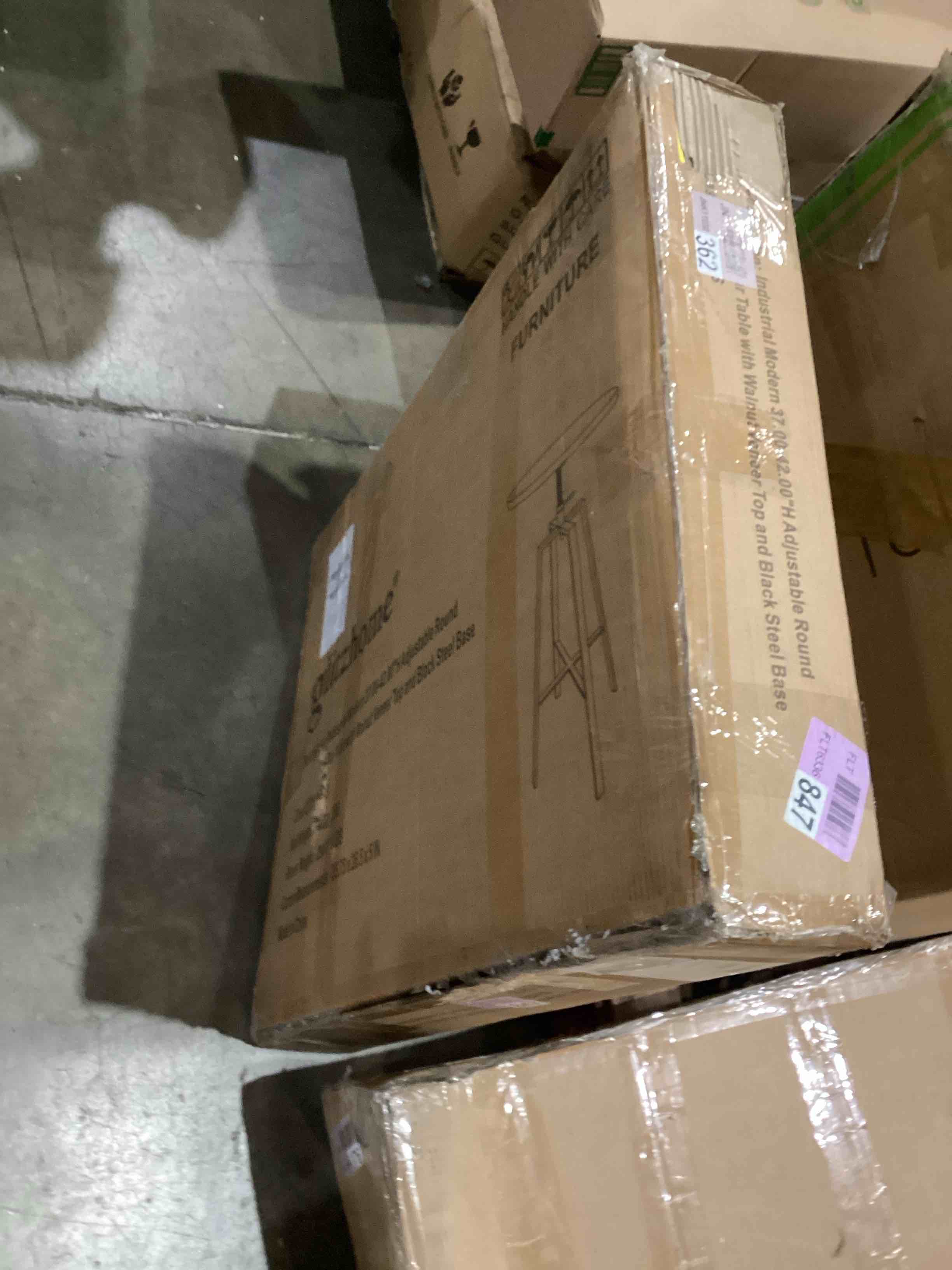 https://s3.amazonaws.com/lotting-images-prod/bidfta/TEA1641120_1757358117240.jpeg
