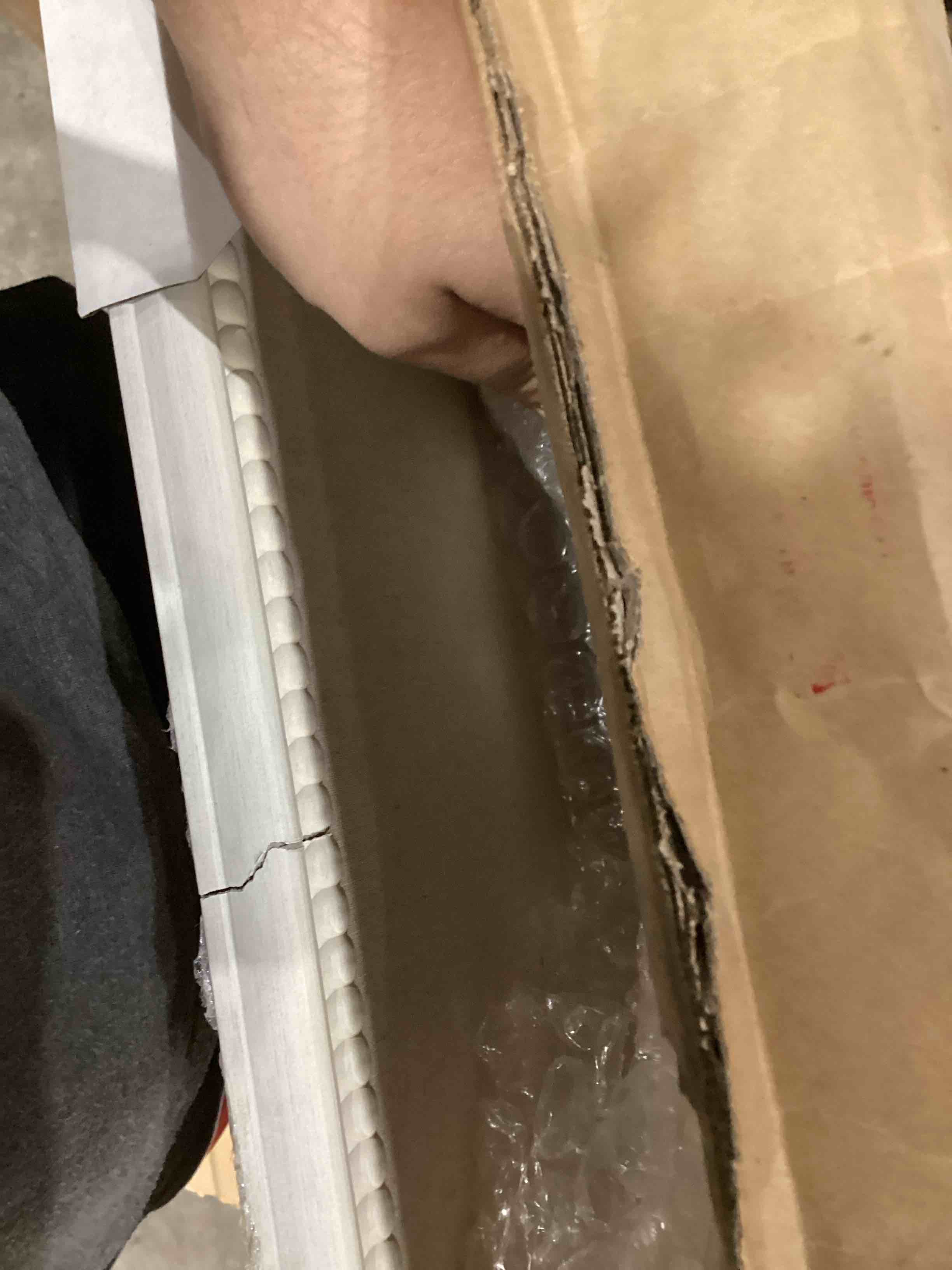 https://s3.amazonaws.com/lotting-images-prod/bidfta/TEA1641133_1757418392907.jpeg