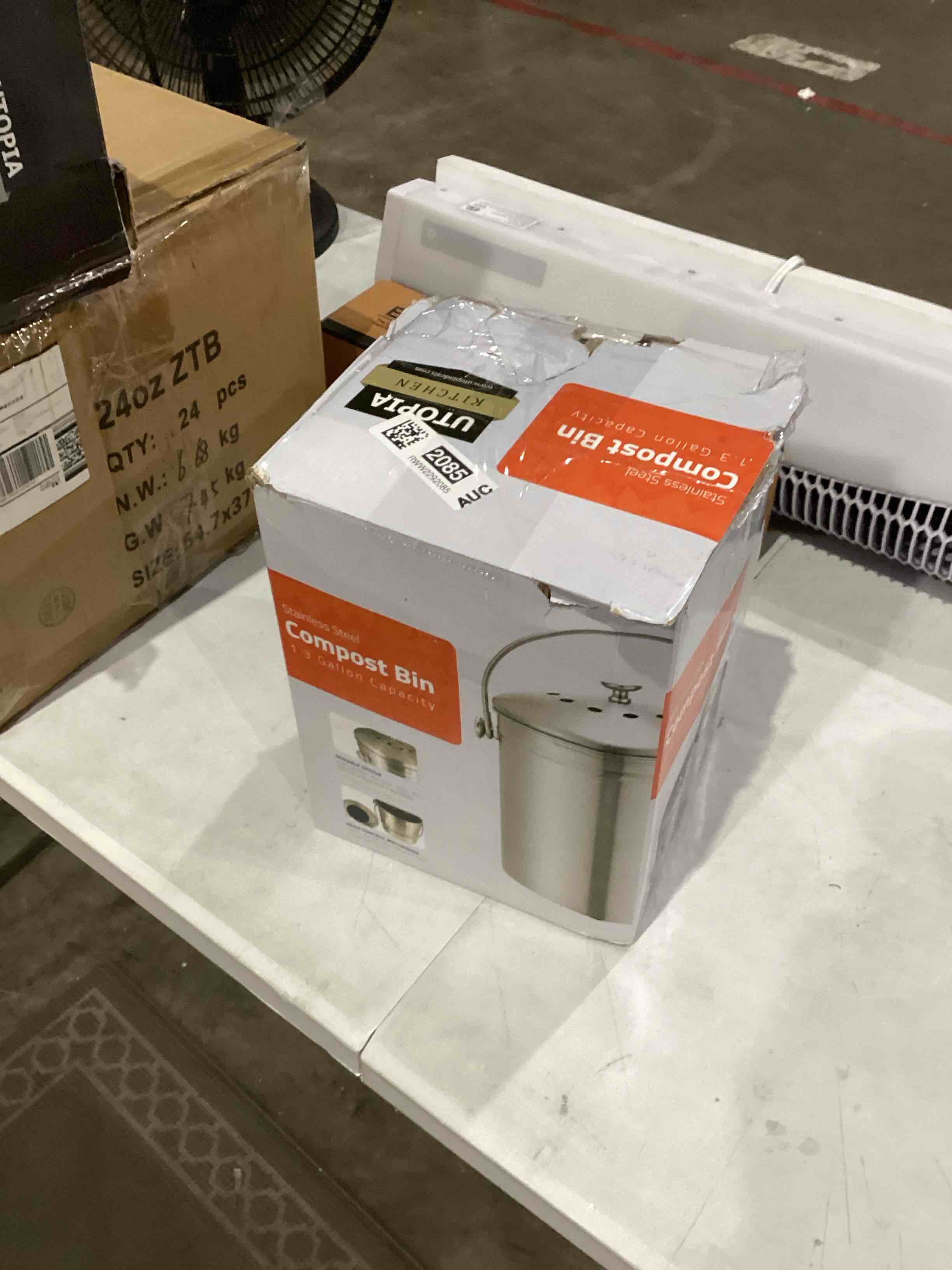https://s3.amazonaws.com/lotting-images-prod/bidfta/TEA1641205_1757517034957.jpeg