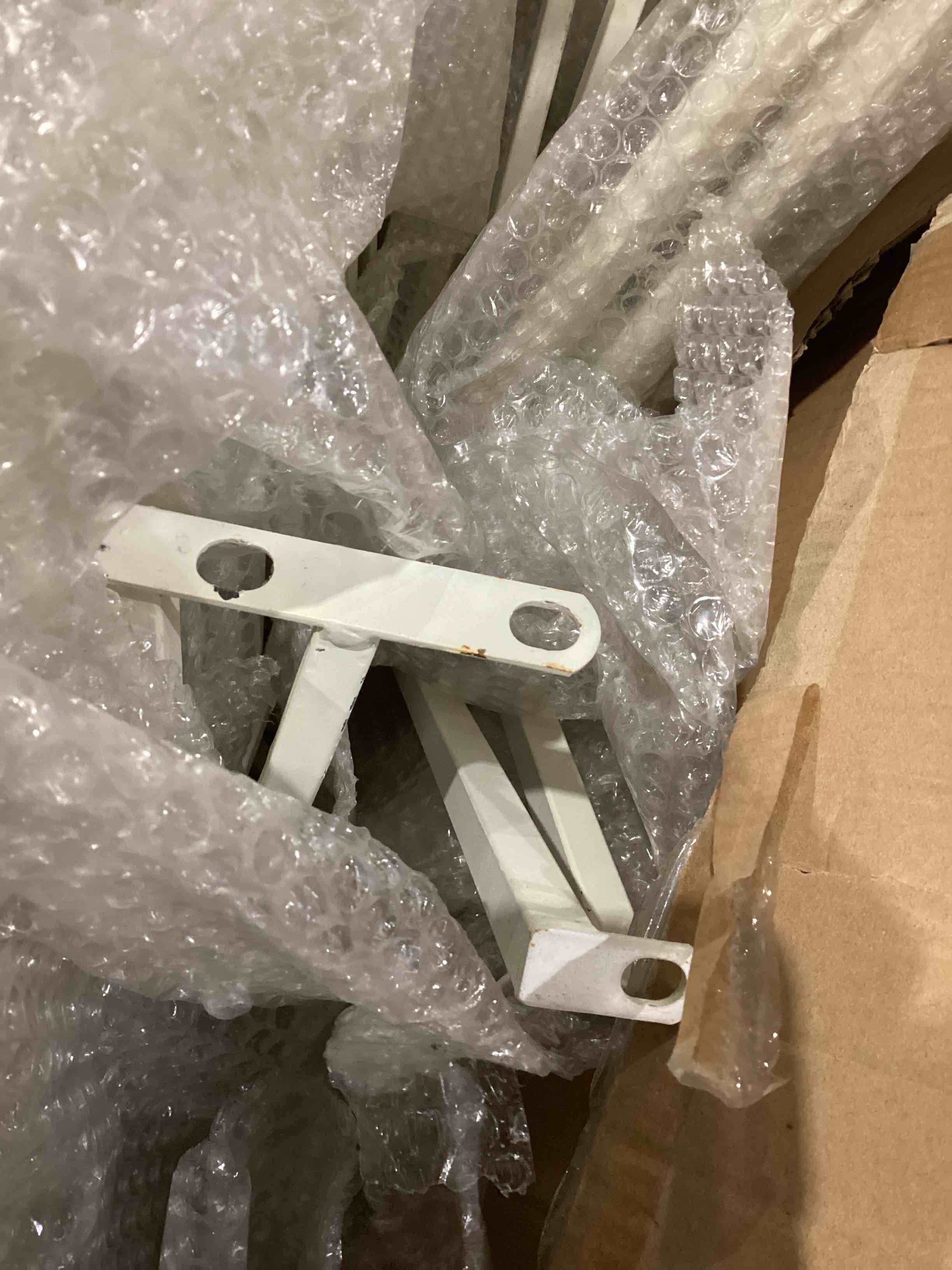 https://s3.amazonaws.com/lotting-images-prod/bidfta/TEA1641243_1757590289011.jpeg