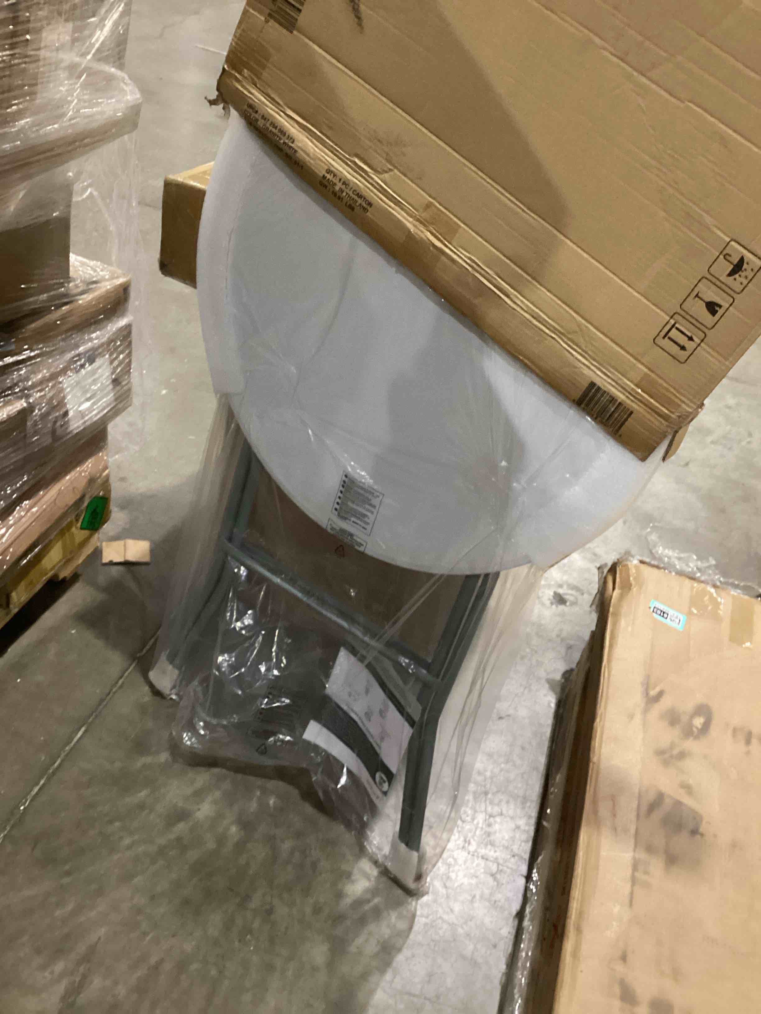https://s3.amazonaws.com/lotting-images-prod/bidfta/TEA1641272_1757613342232.jpeg