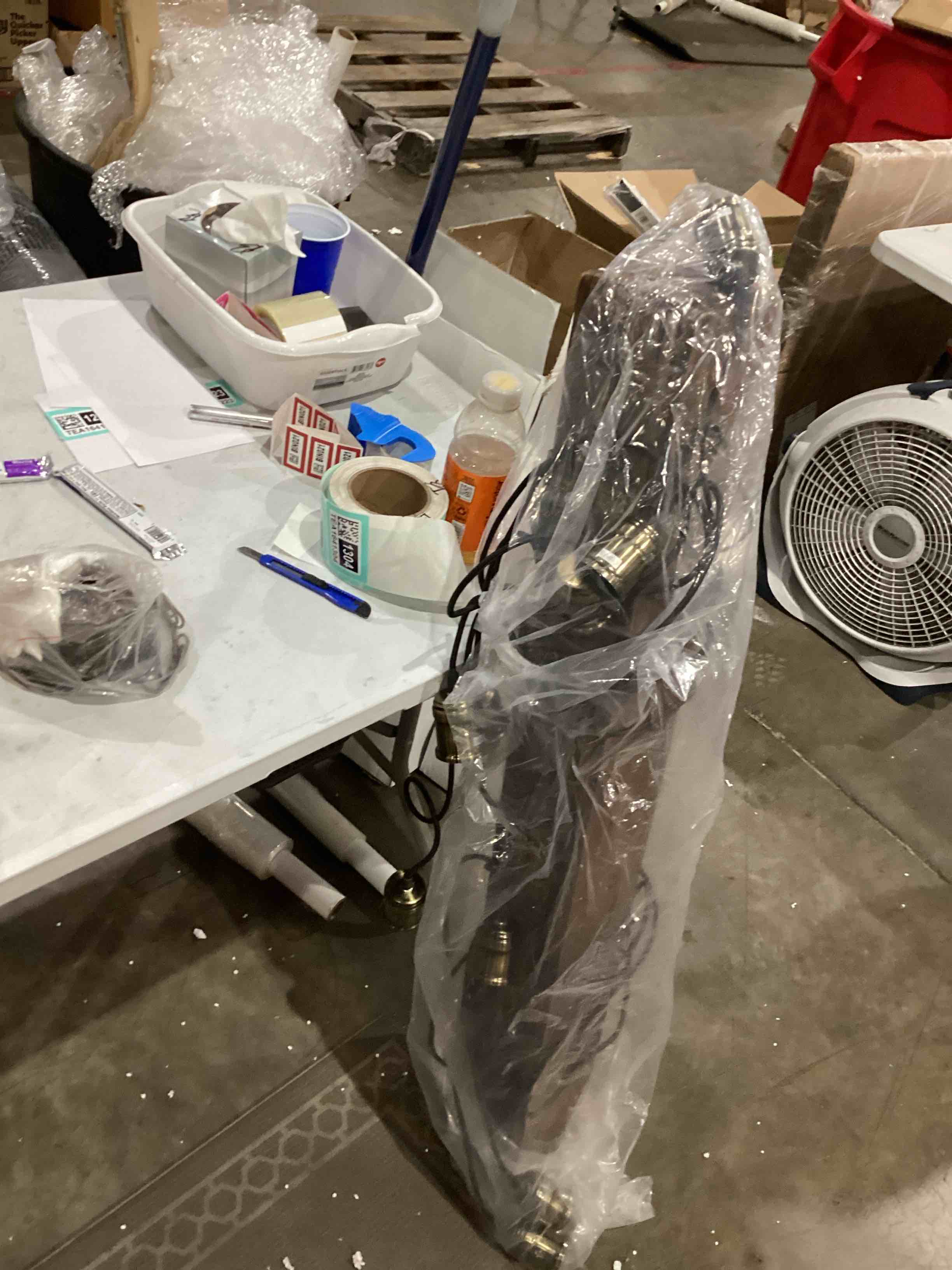 Condition photo showing Good Condition for 10-Lights Rustic Chandelier Wooden Retro Pendant Light Industrial Suspension Light Wood Chandelier -line can be Adjusted Freely