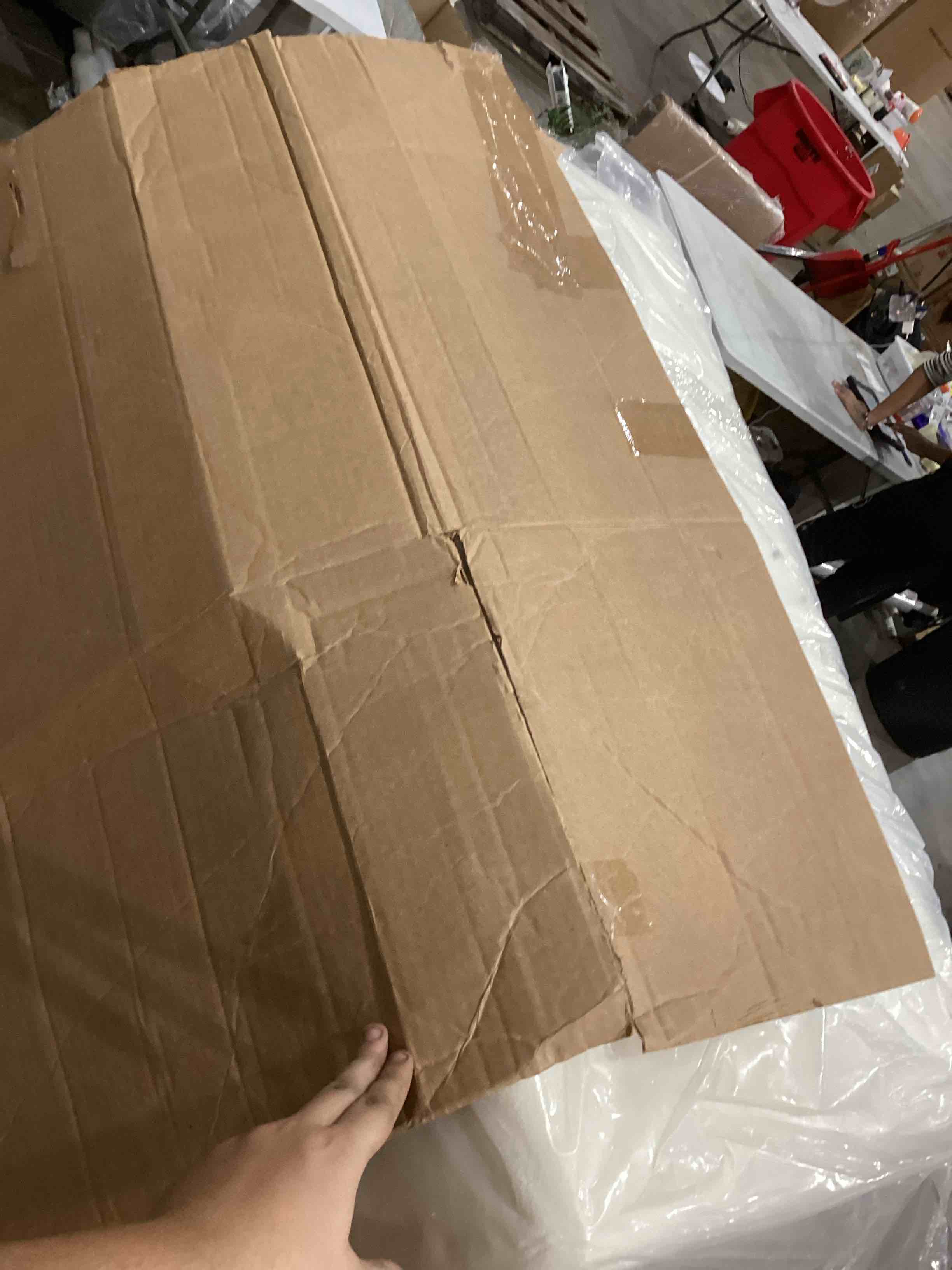 https://s3.amazonaws.com/lotting-images-prod/bidfta/TEA1641307_1757703830884.jpeg