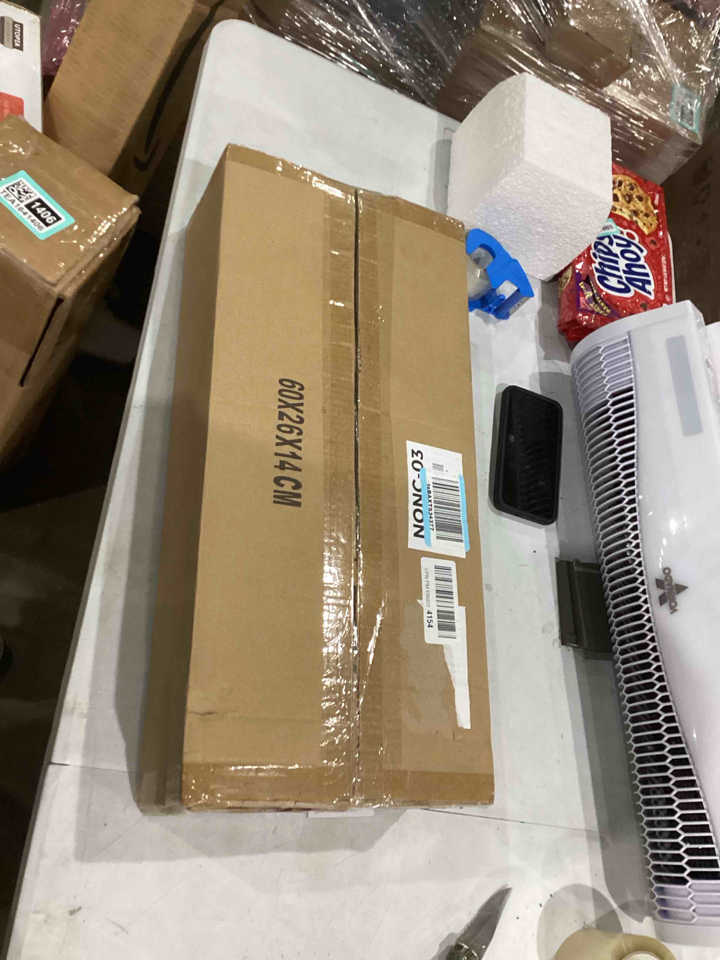 https://s3.amazonaws.com/lotting-images-prod/bidfta/TEA1641408_1758127635151.jpeg