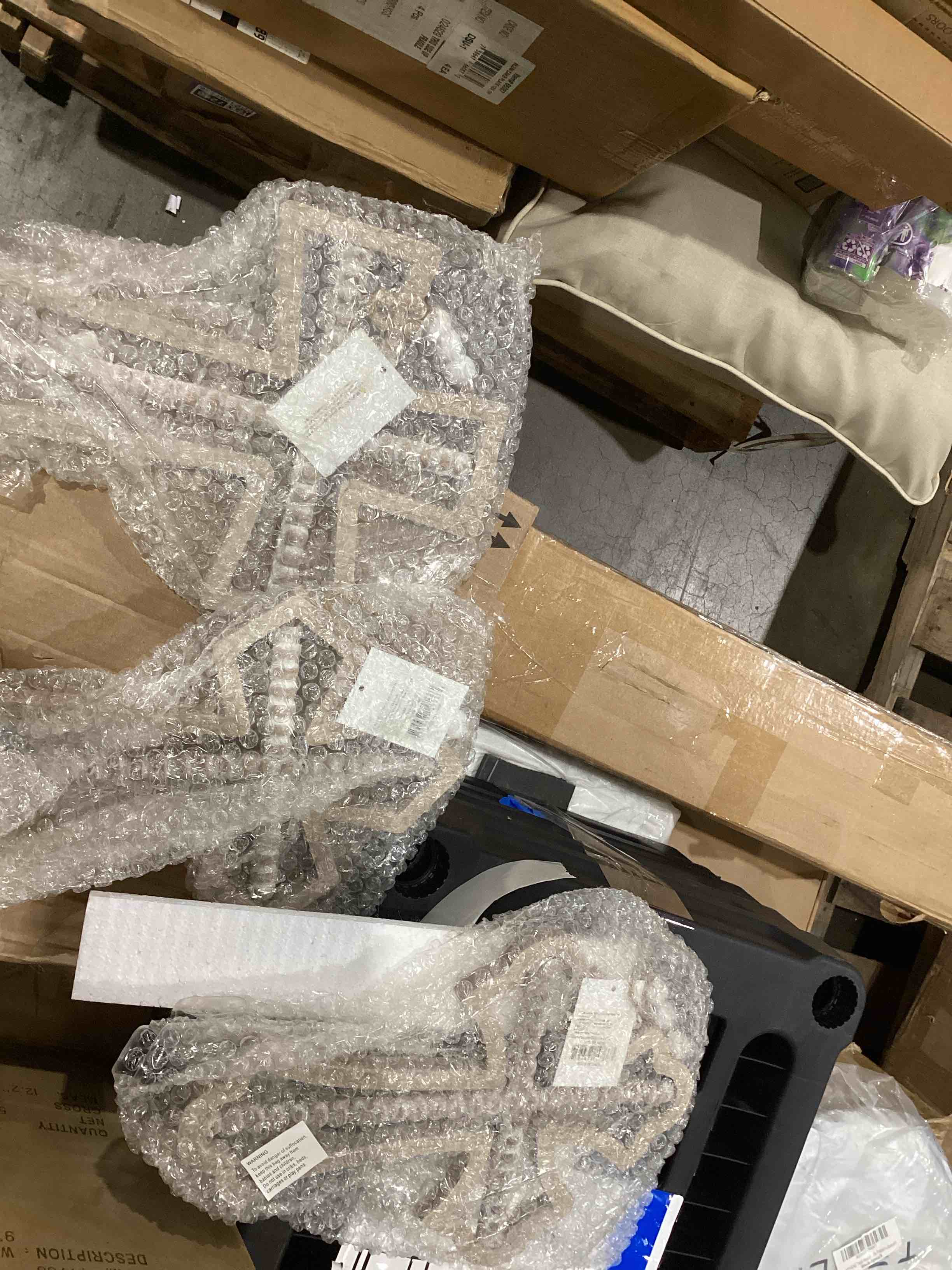 https://s3.amazonaws.com/lotting-images-prod/bidfta/TEA1641432_1758199276023.jpeg