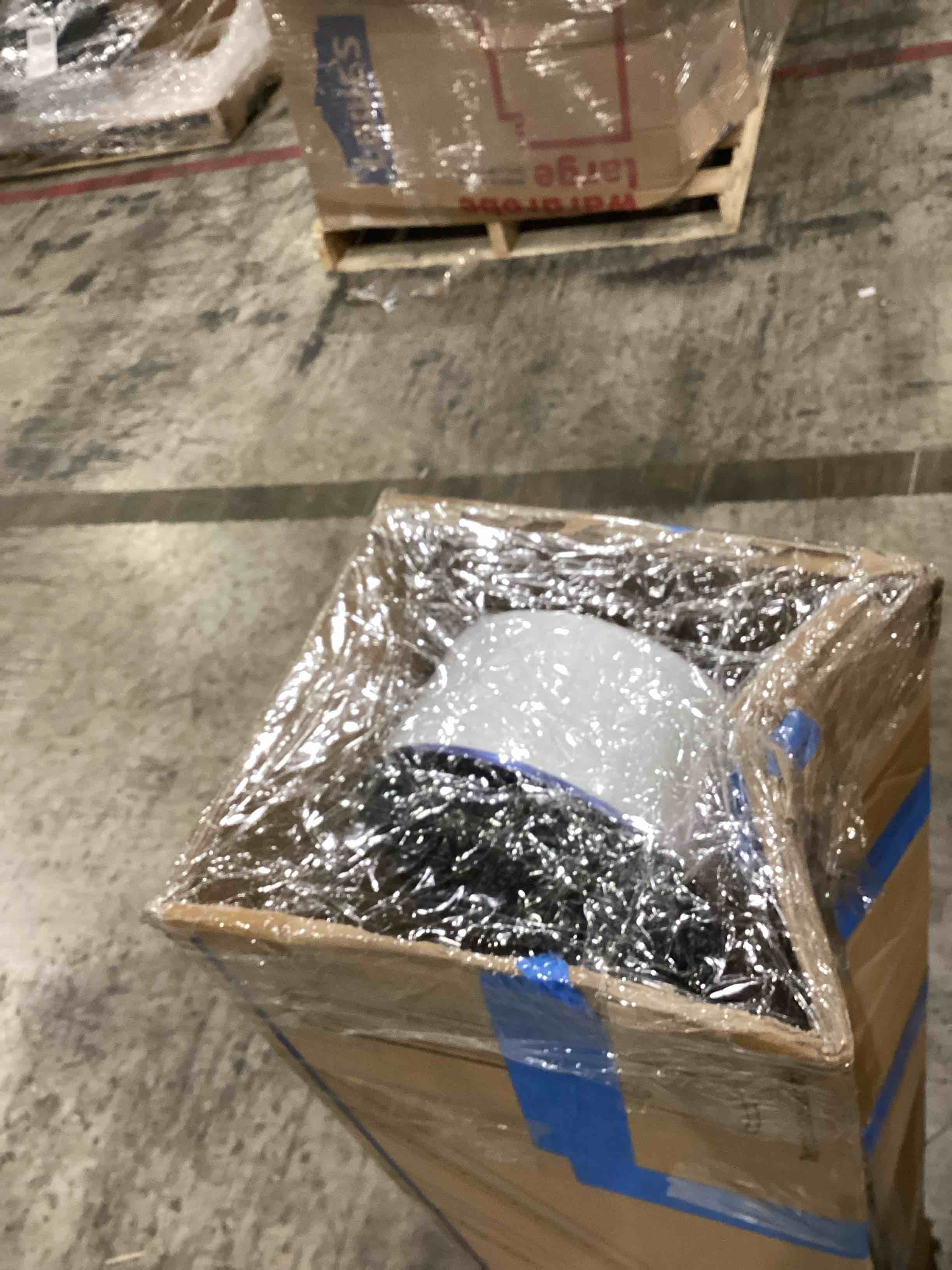 https://s3.amazonaws.com/lotting-images-prod/bidfta/TEA1641460_1758216880103.jpeg