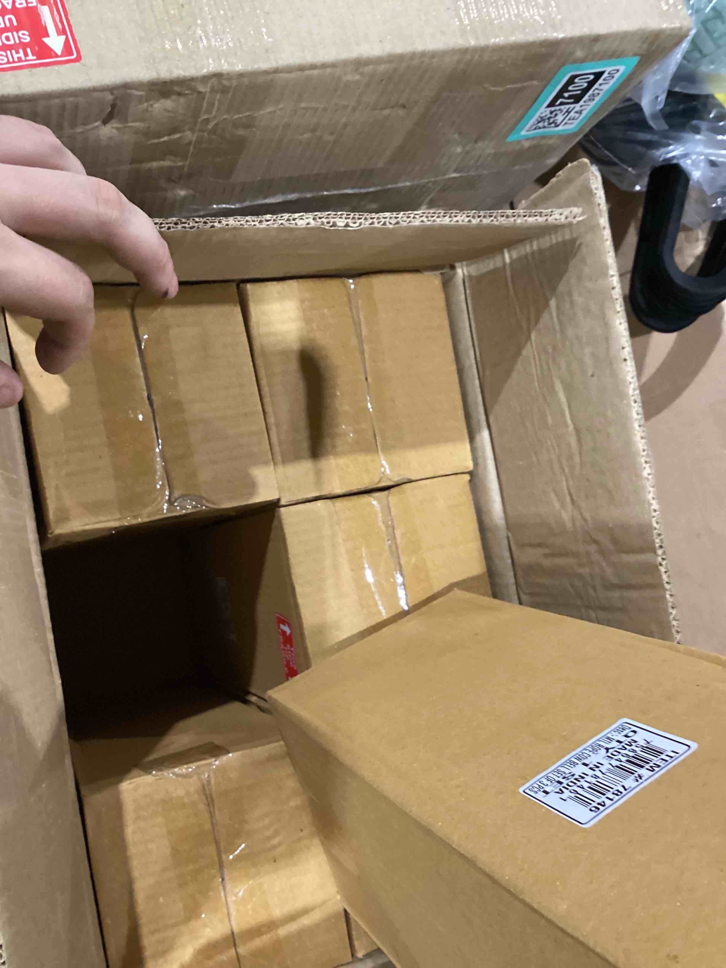 https://s3.amazonaws.com/lotting-images-prod/bidfta/TEA1641525_1758563752316.jpeg