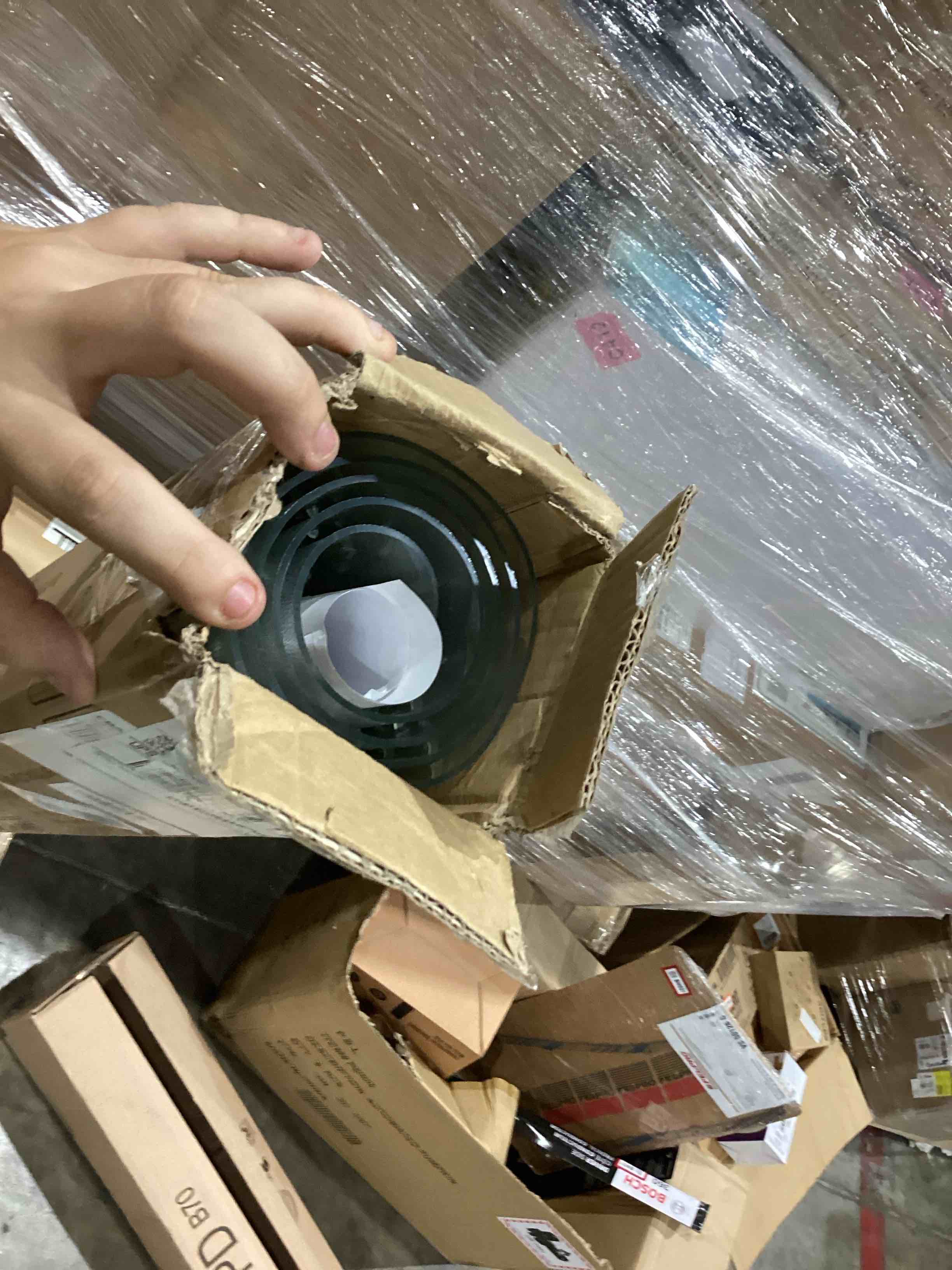 https://s3.amazonaws.com/lotting-images-prod/bidfta/TEA1641540_1758628385373.jpeg