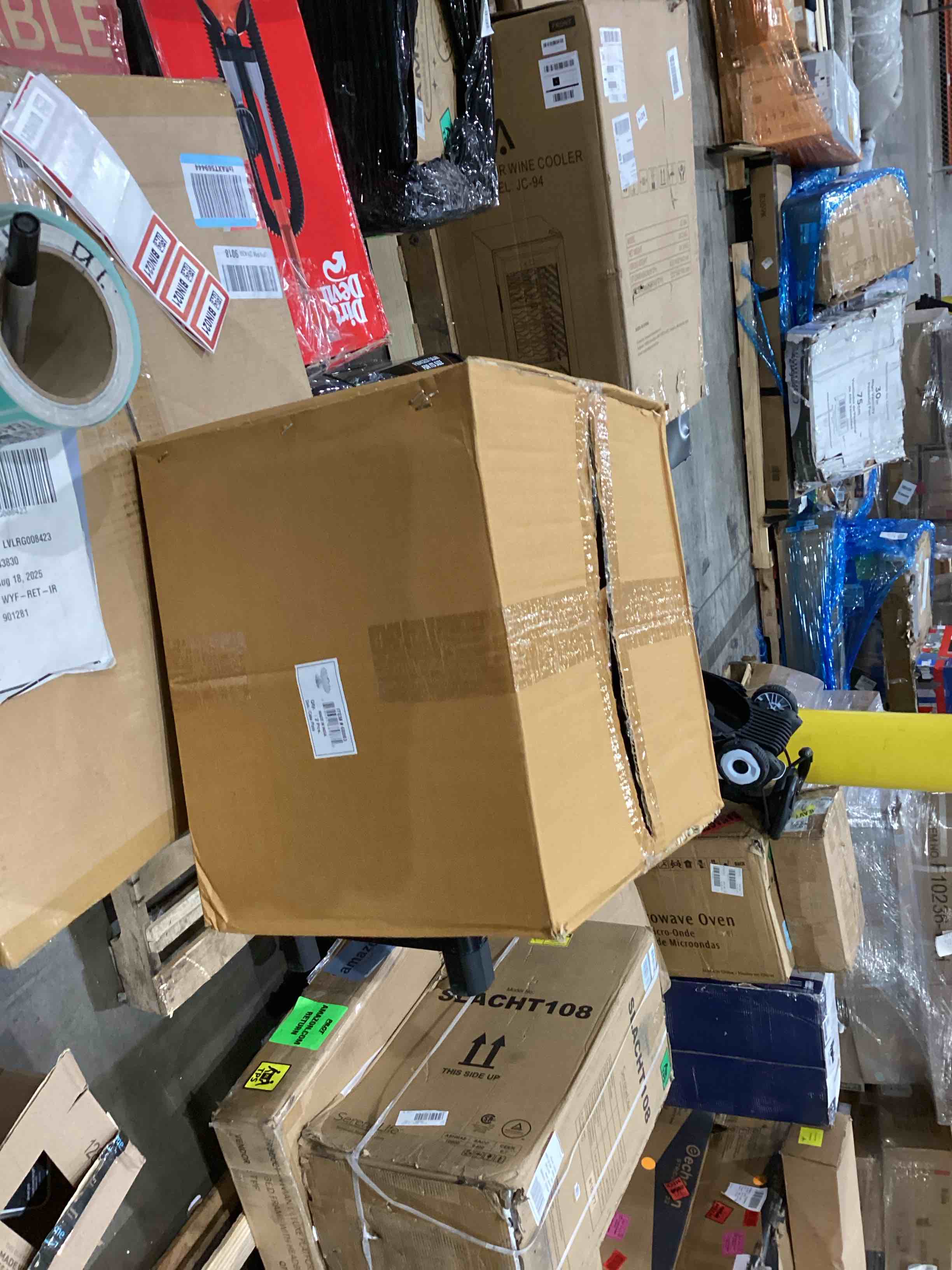 https://s3.amazonaws.com/lotting-images-prod/bidfta/TEA1641553_1758636328891.jpeg