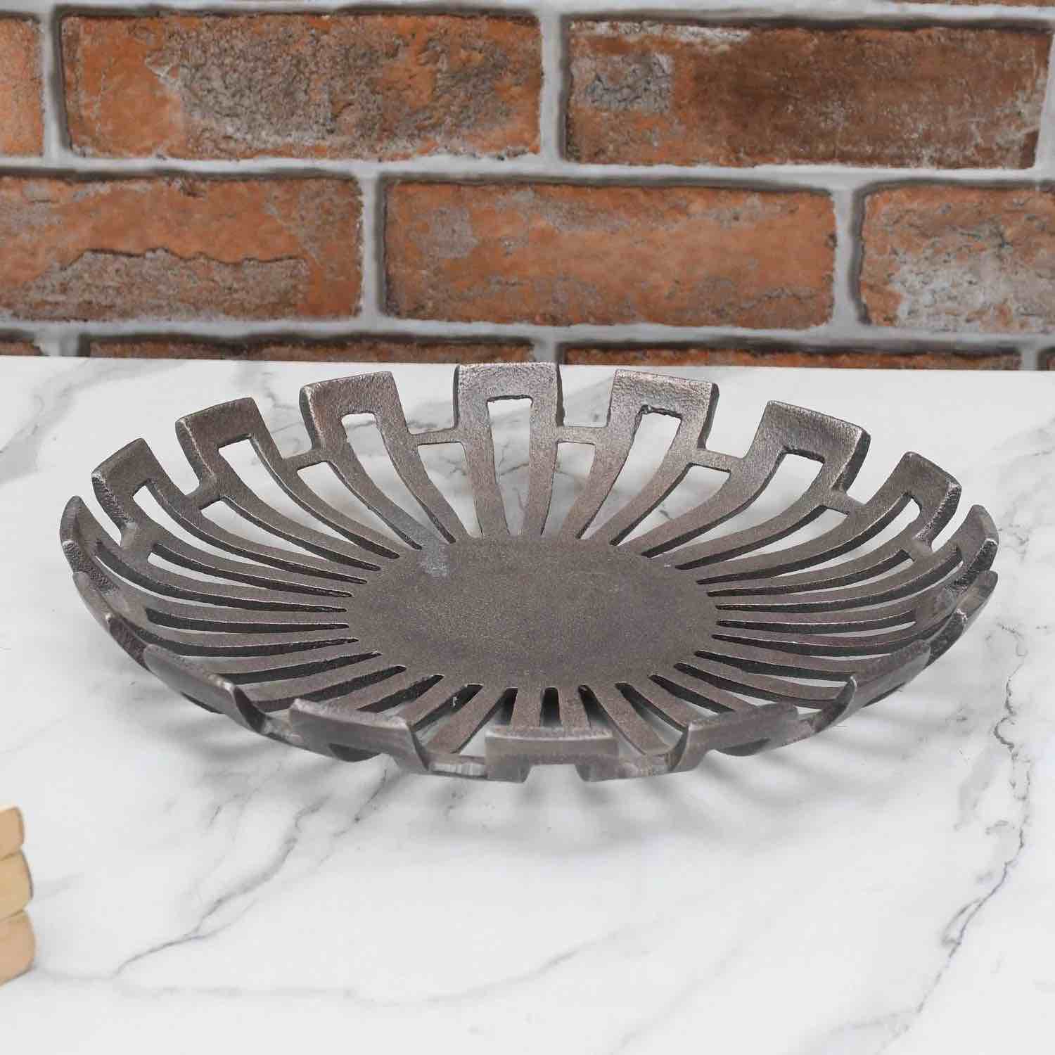 2piece aluminum cake plate 12w, 5h home accent