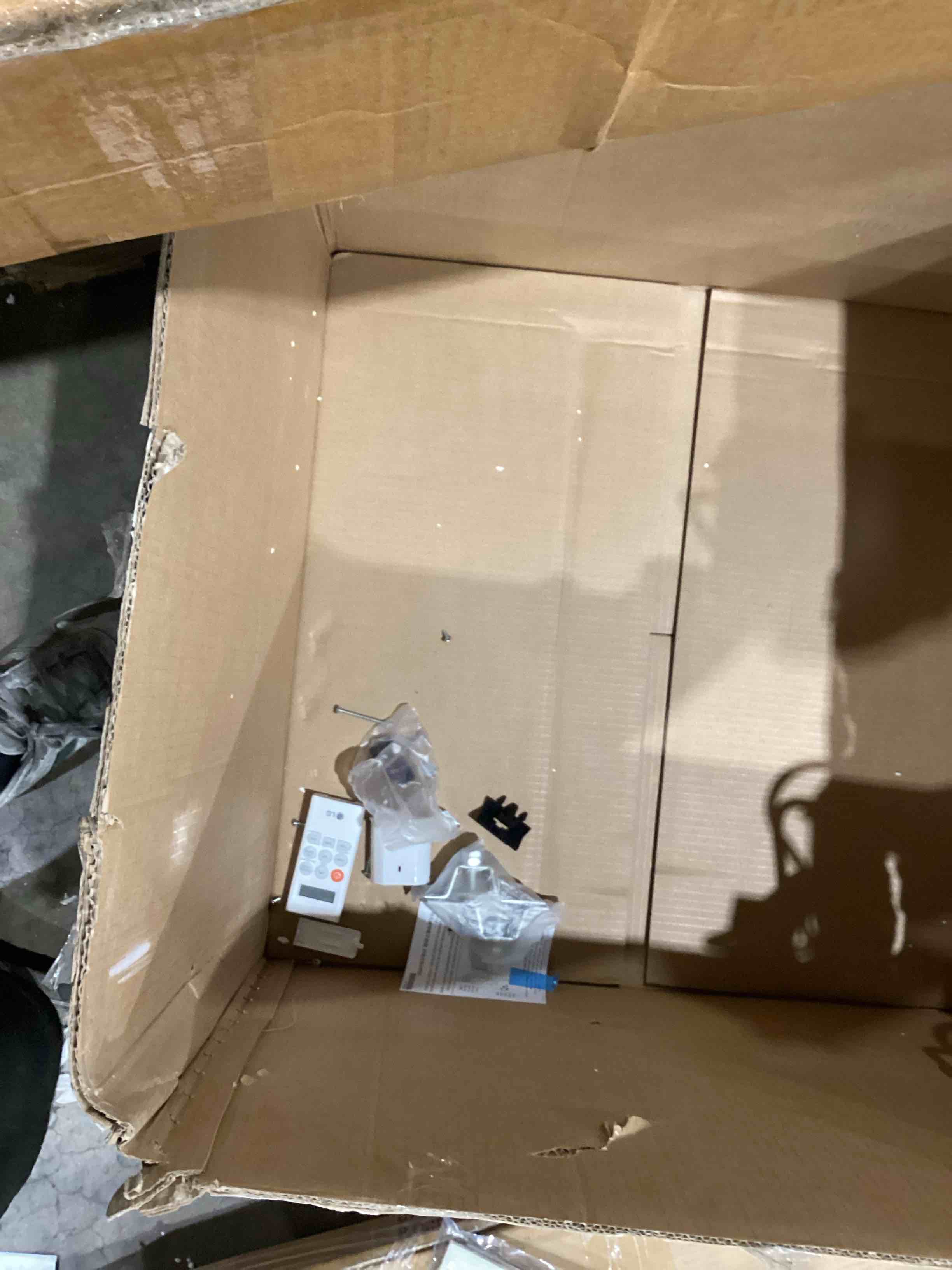https://s3.amazonaws.com/lotting-images-prod/bidfta/TEA1641628_1758819365725.jpeg