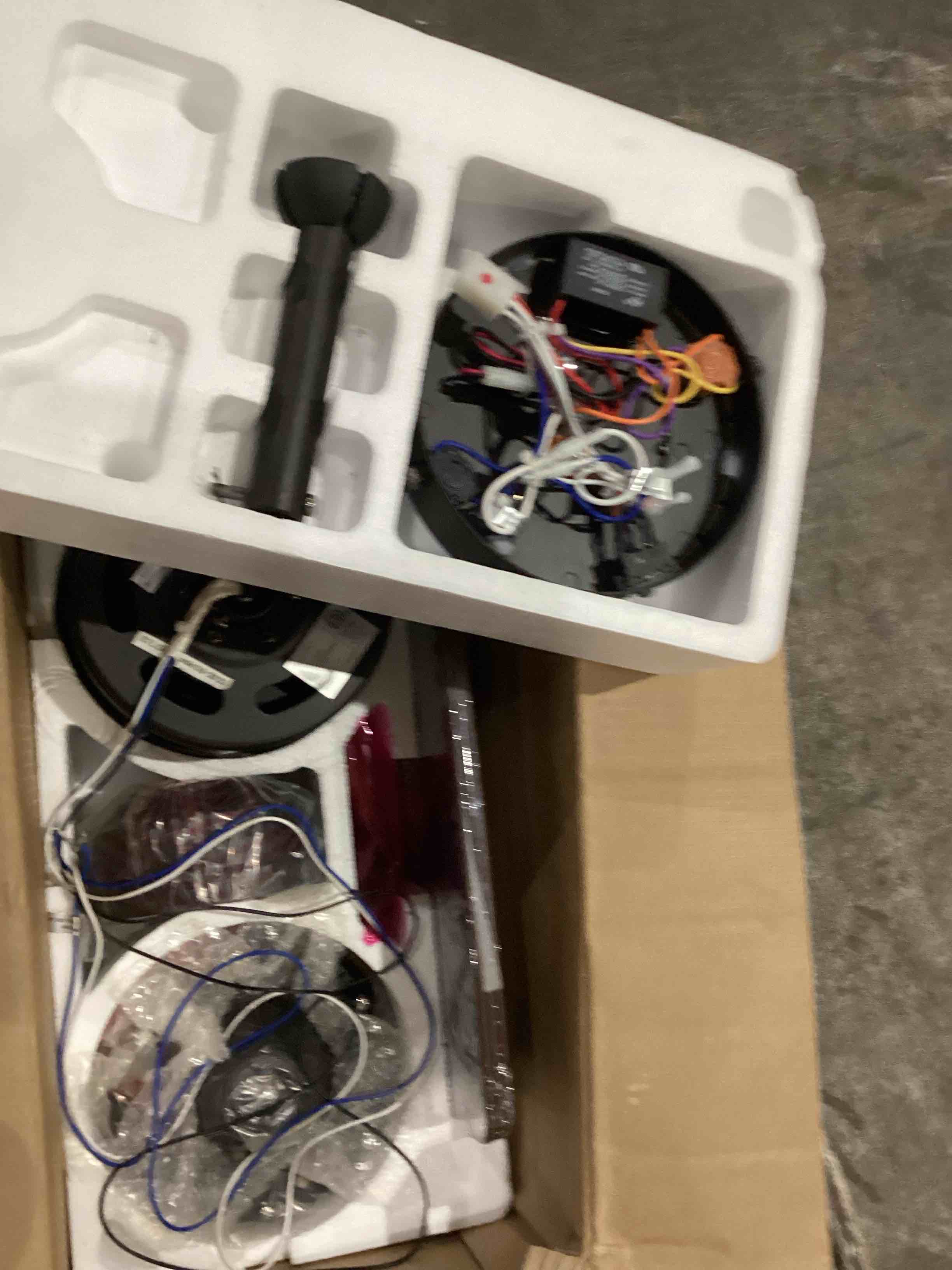 https://s3.amazonaws.com/lotting-images-prod/bidfta/TEA1642004_1751044099277.jpeg
