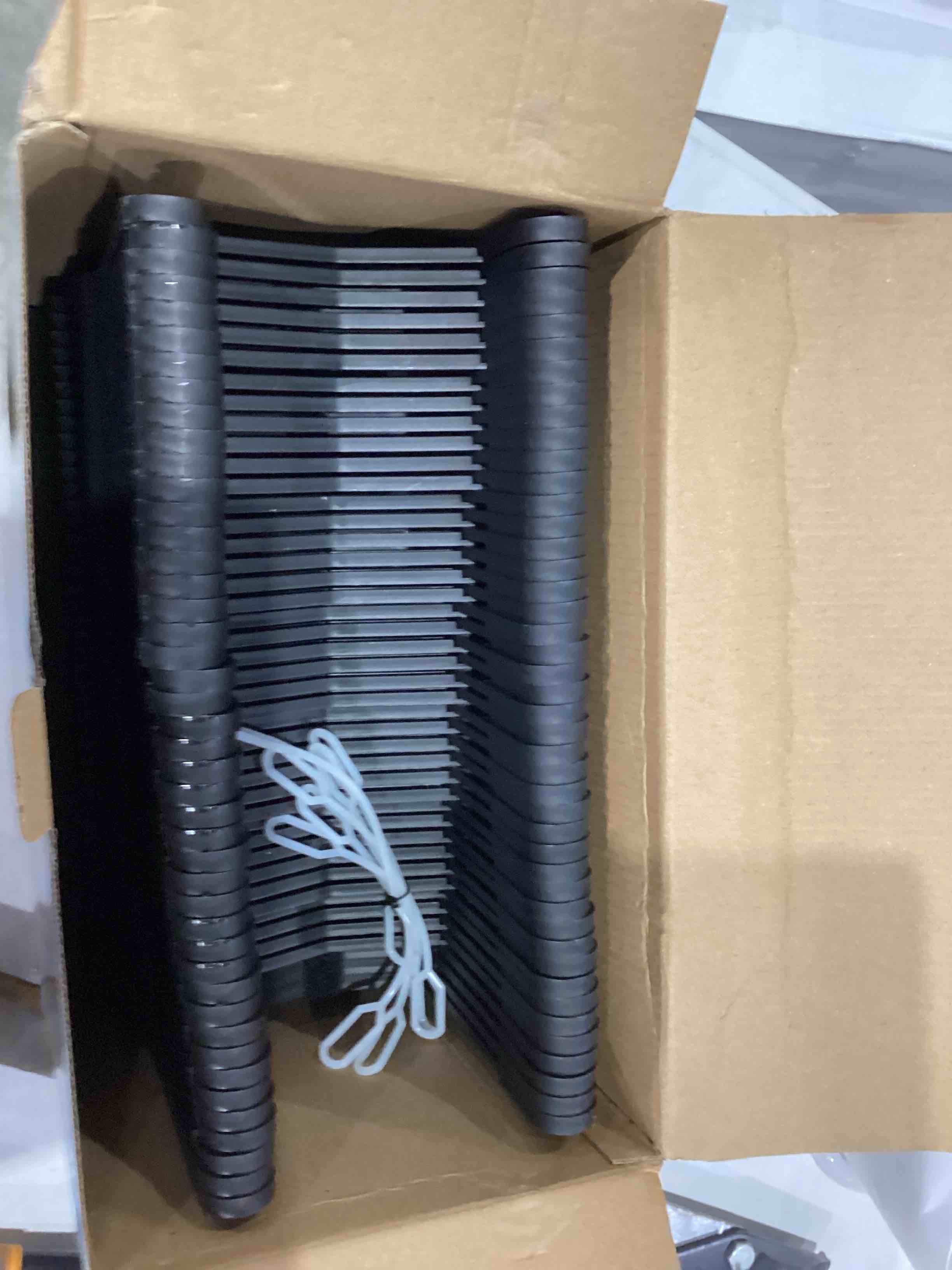 https://s3.amazonaws.com/lotting-images-prod/bidfta/TEA1642017_1751119474730.jpeg