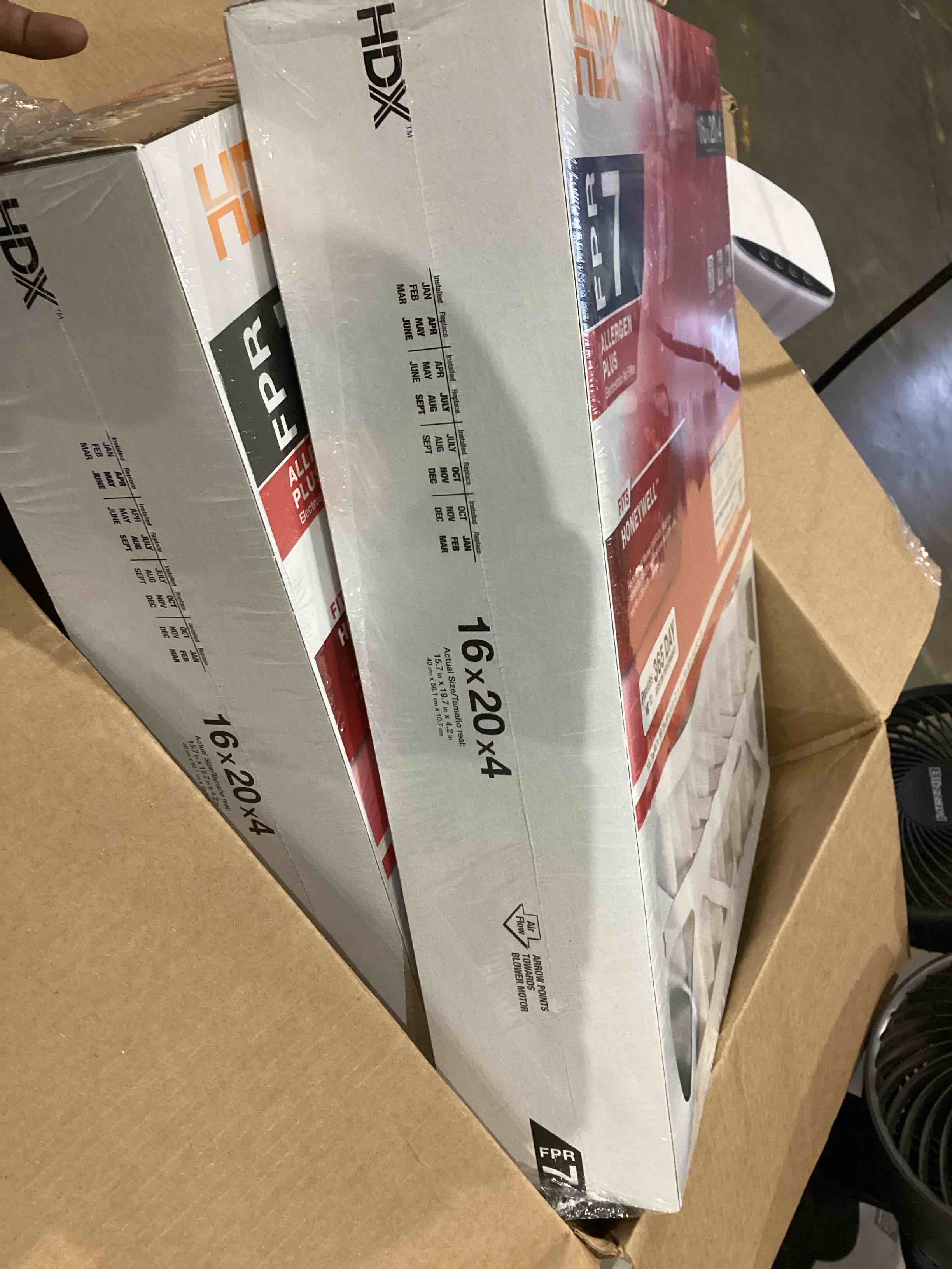 https://s3.amazonaws.com/lotting-images-prod/bidfta/TEA1642243_1753201387686.jpeg