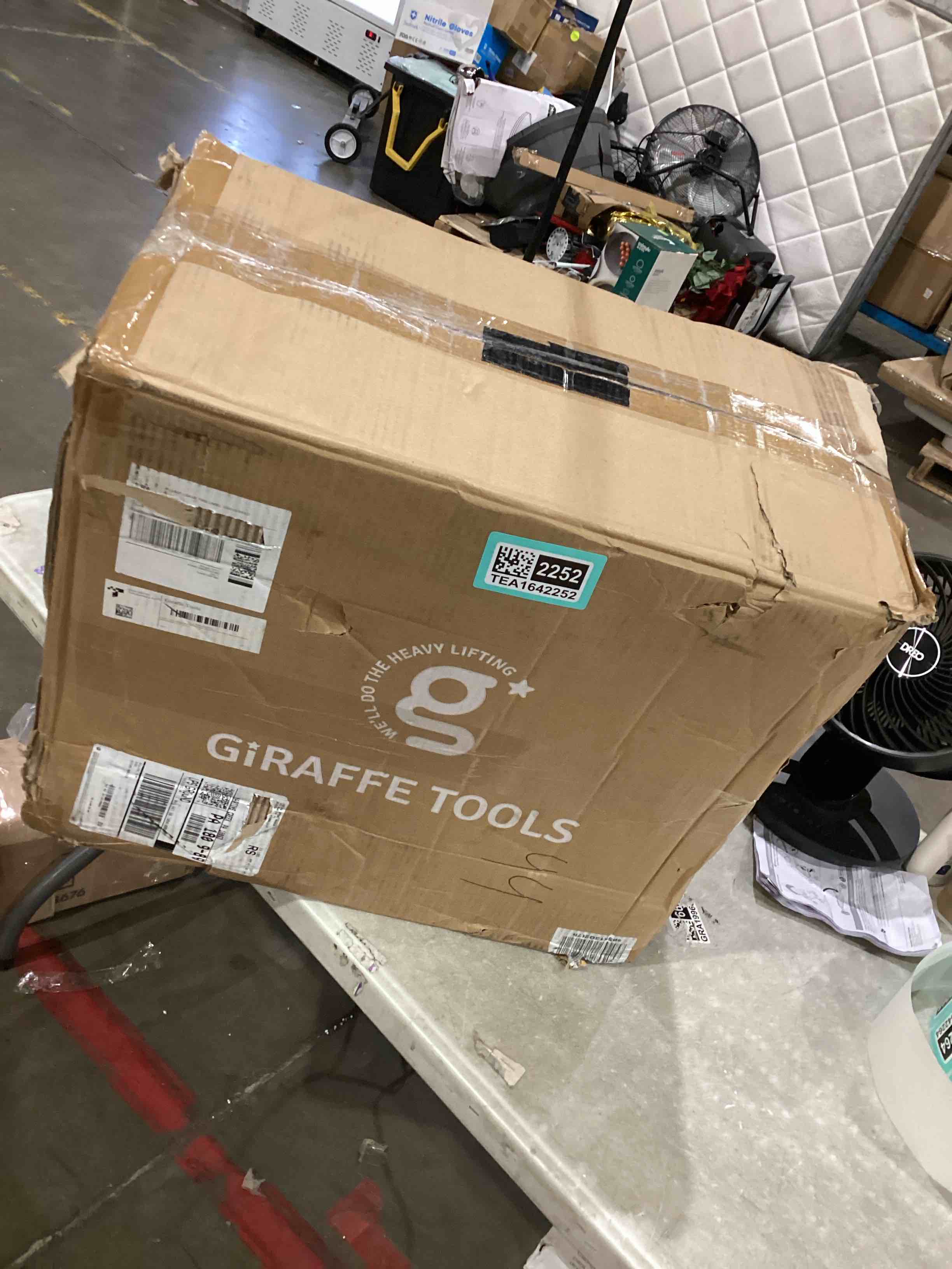 https://s3.amazonaws.com/lotting-images-prod/bidfta/TEA1642252_1753210211532.jpeg