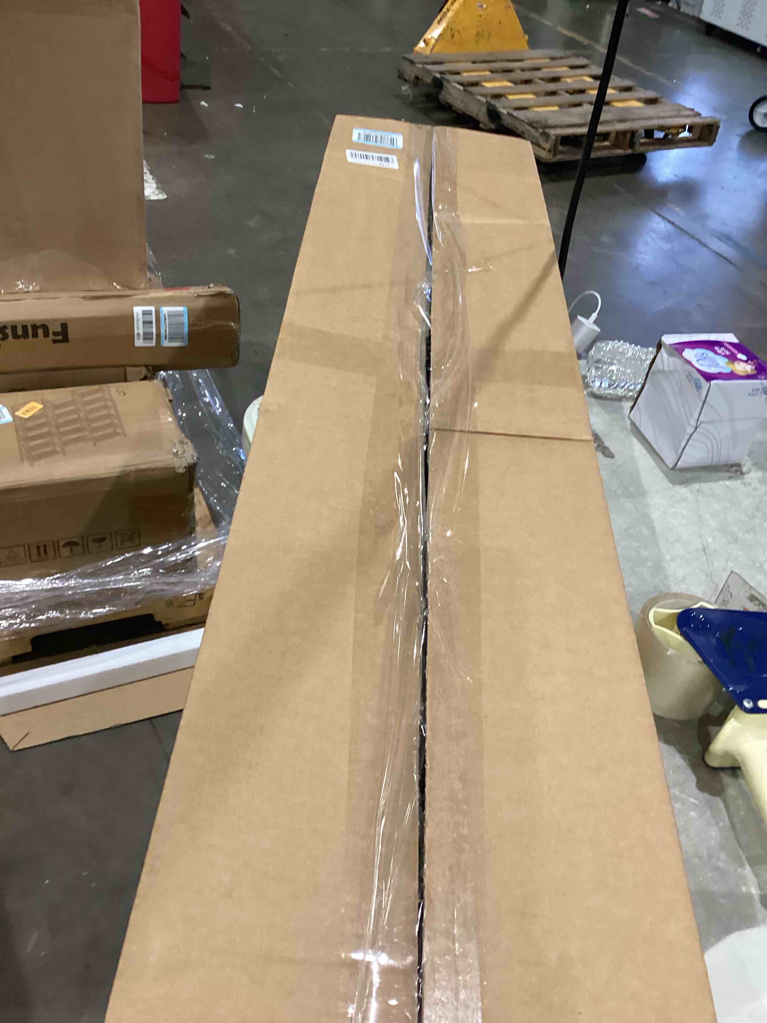 https://s3.amazonaws.com/lotting-images-prod/bidfta/TEA1642256_1753274137995.jpeg