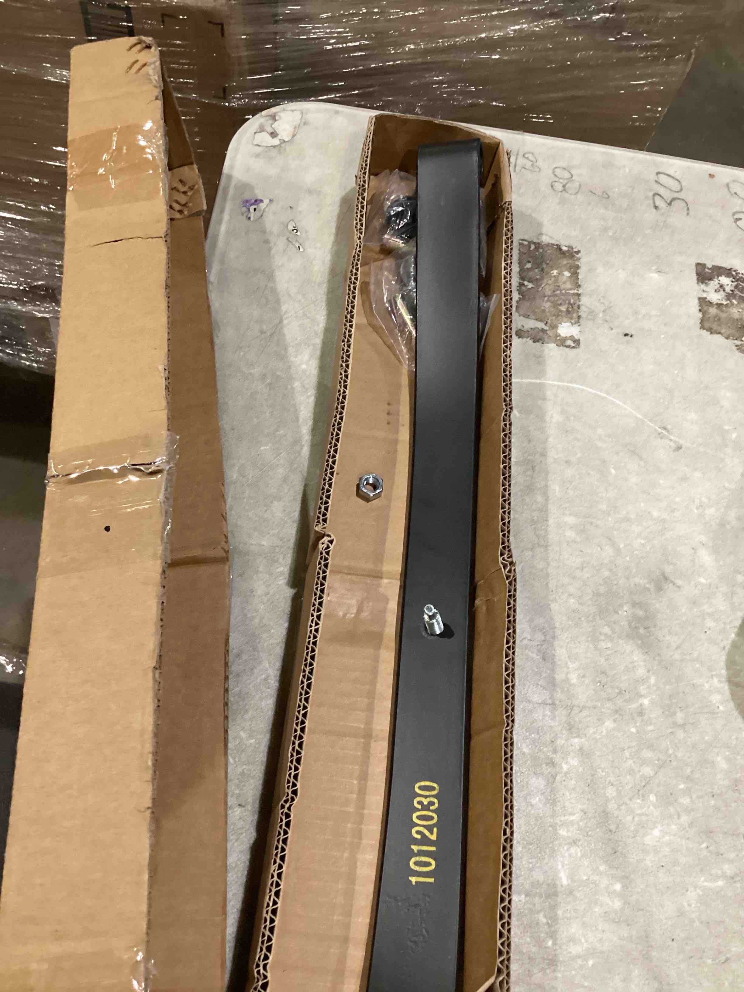https://s3.amazonaws.com/lotting-images-prod/bidfta/TEA1642512_1753457621125.jpeg