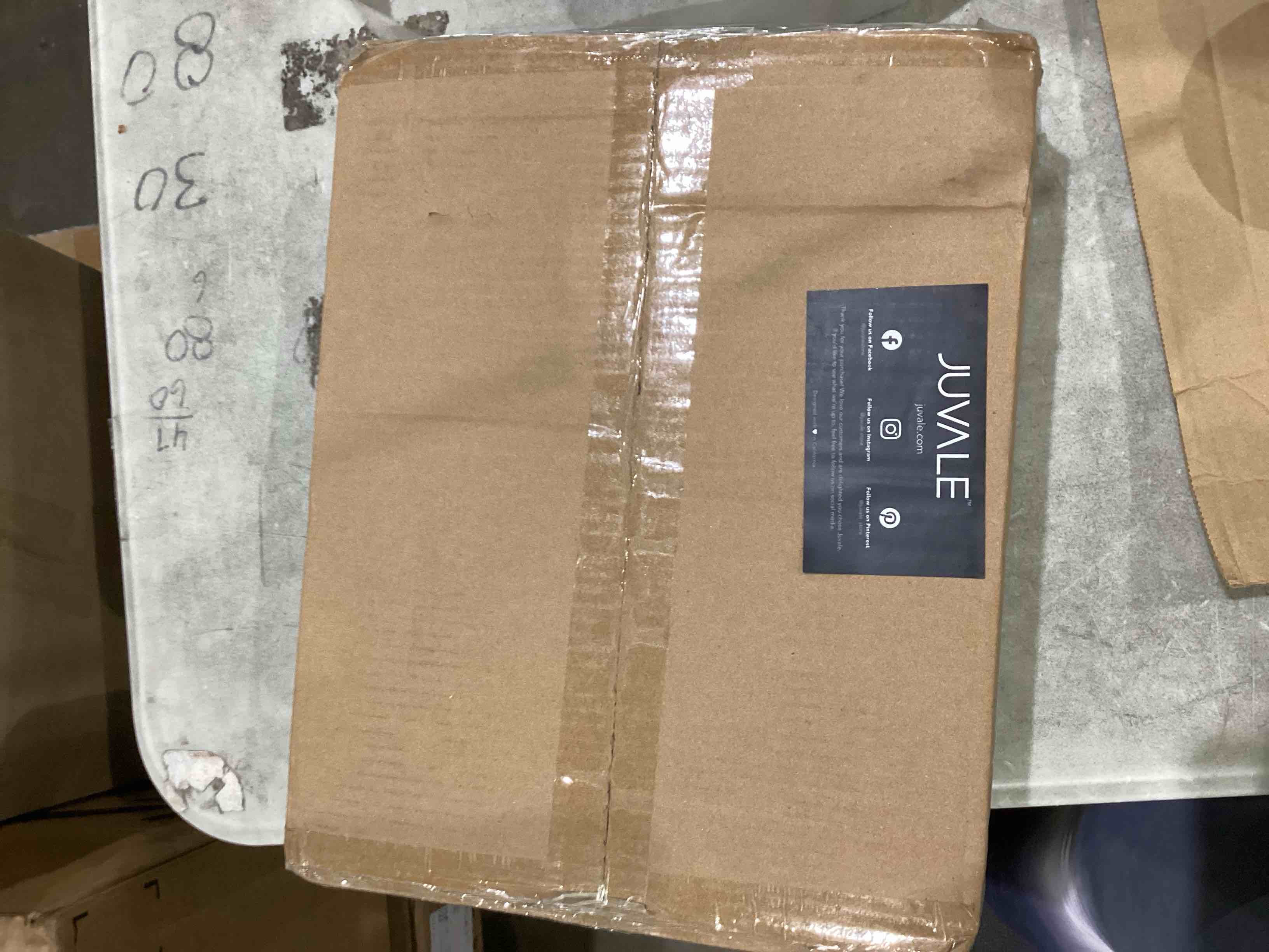 https://s3.amazonaws.com/lotting-images-prod/bidfta/TEA1642515_1753458260337.jpeg