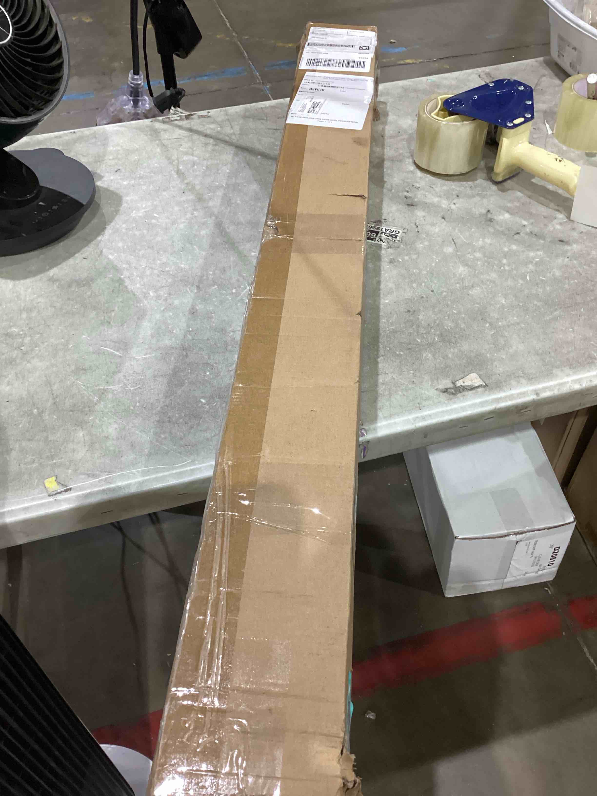 https://s3.amazonaws.com/lotting-images-prod/bidfta/TEA1643446_1755798628952.jpeg