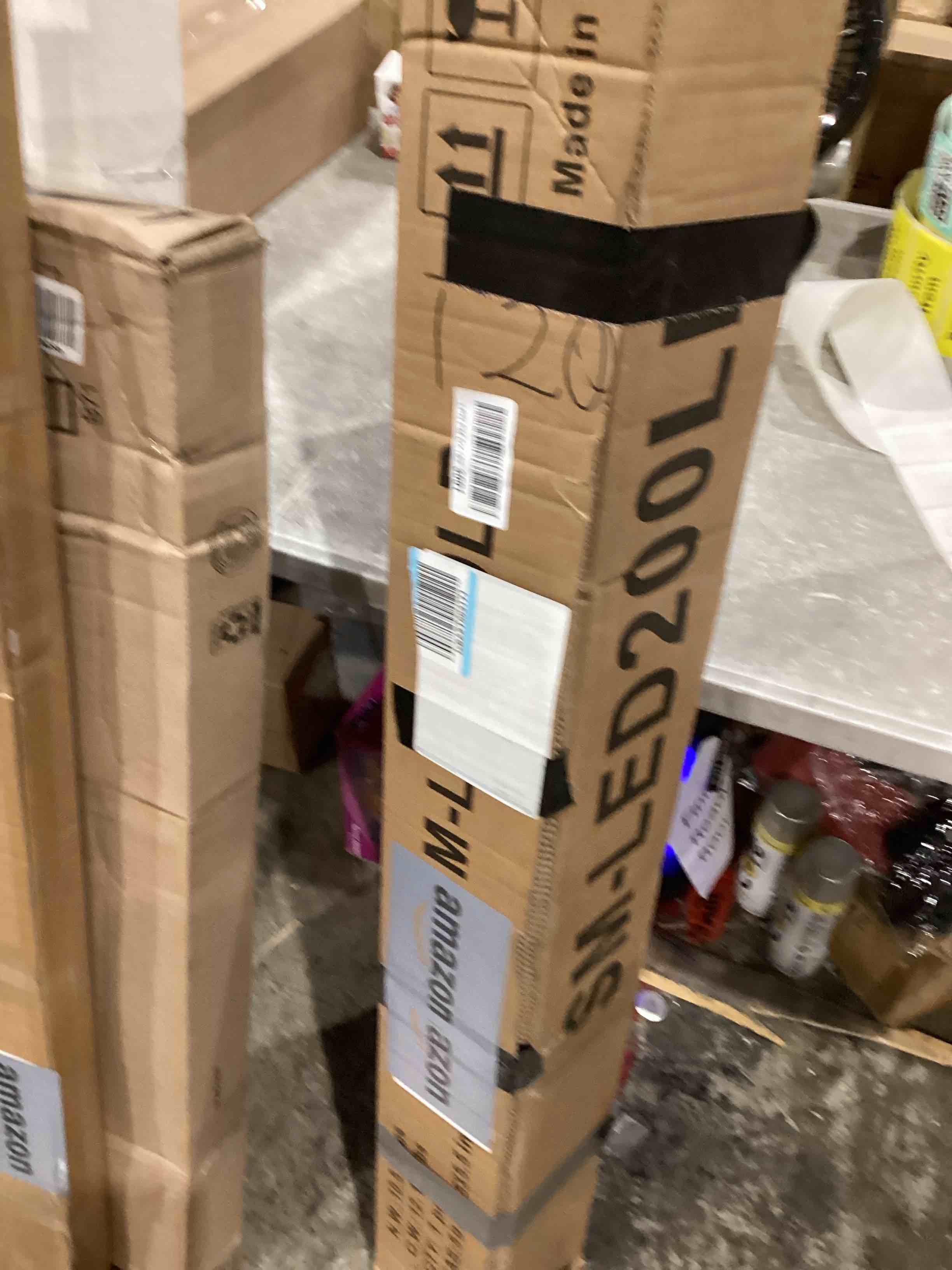https://s3.amazonaws.com/lotting-images-prod/bidfta/TEA1645108_1751112876875.jpeg