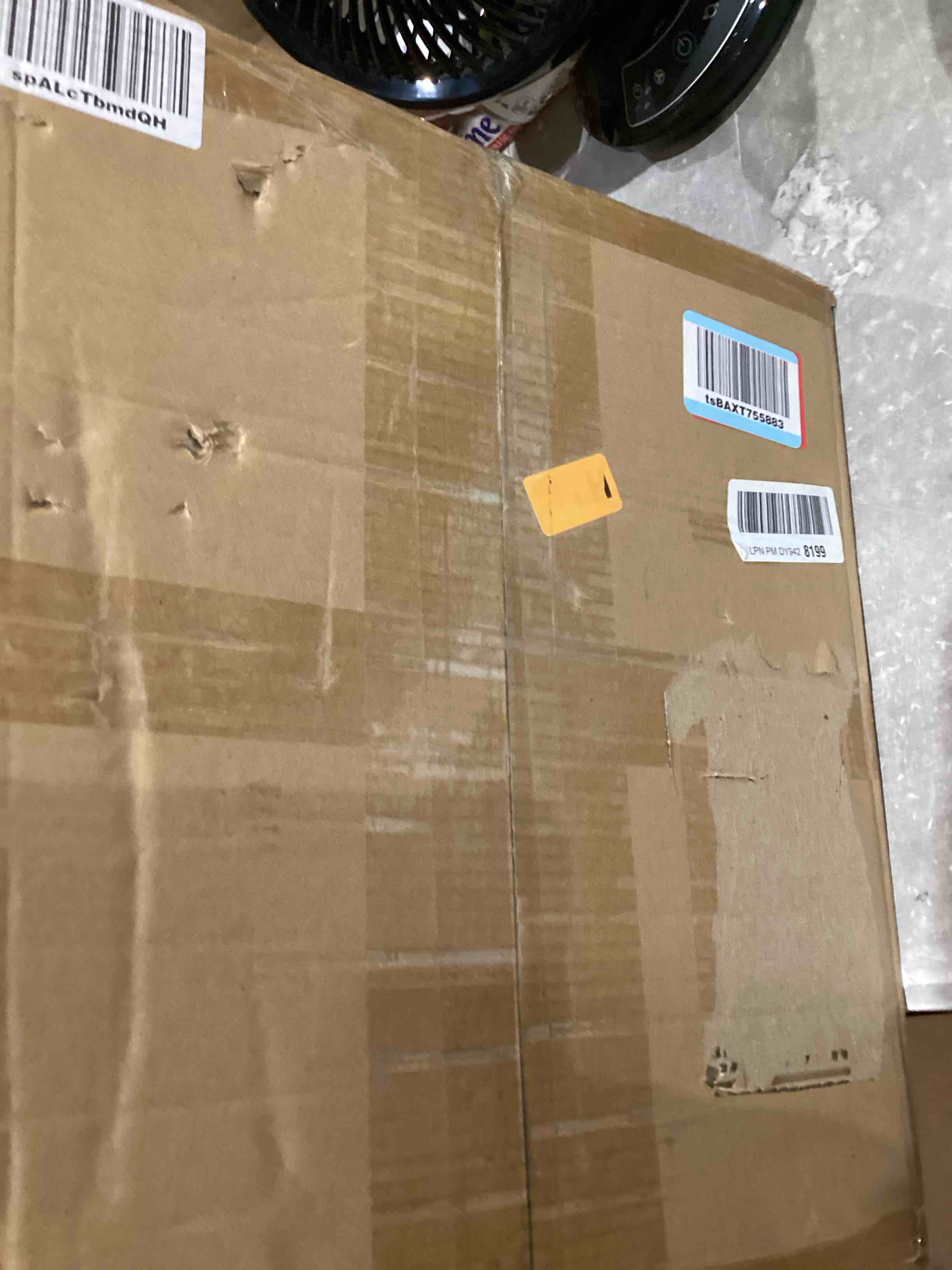 https://s3.amazonaws.com/lotting-images-prod/bidfta/TEA1645117_1751114823864.jpeg