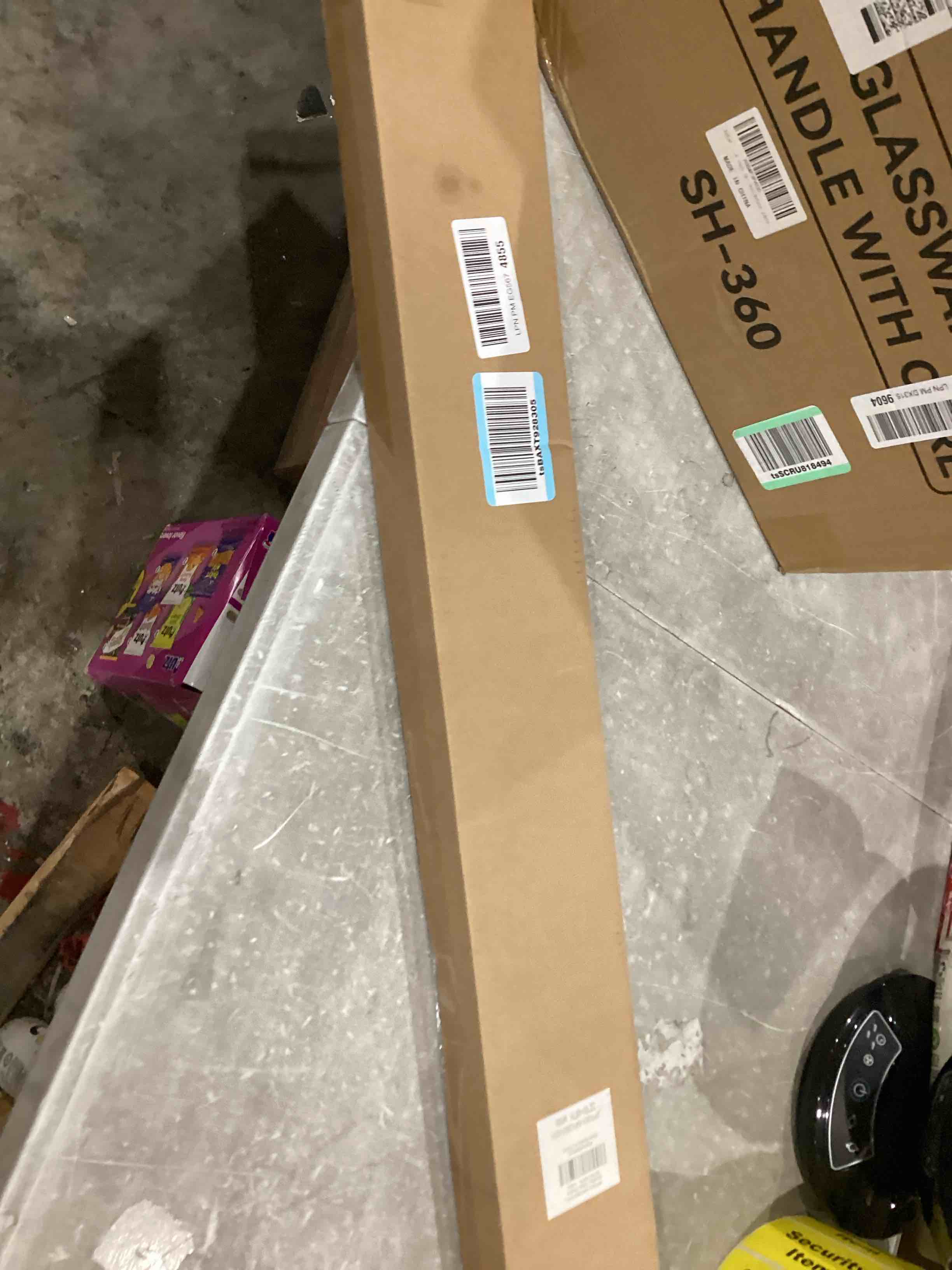 https://s3.amazonaws.com/lotting-images-prod/bidfta/TEA1645129_1751119017431.jpeg
