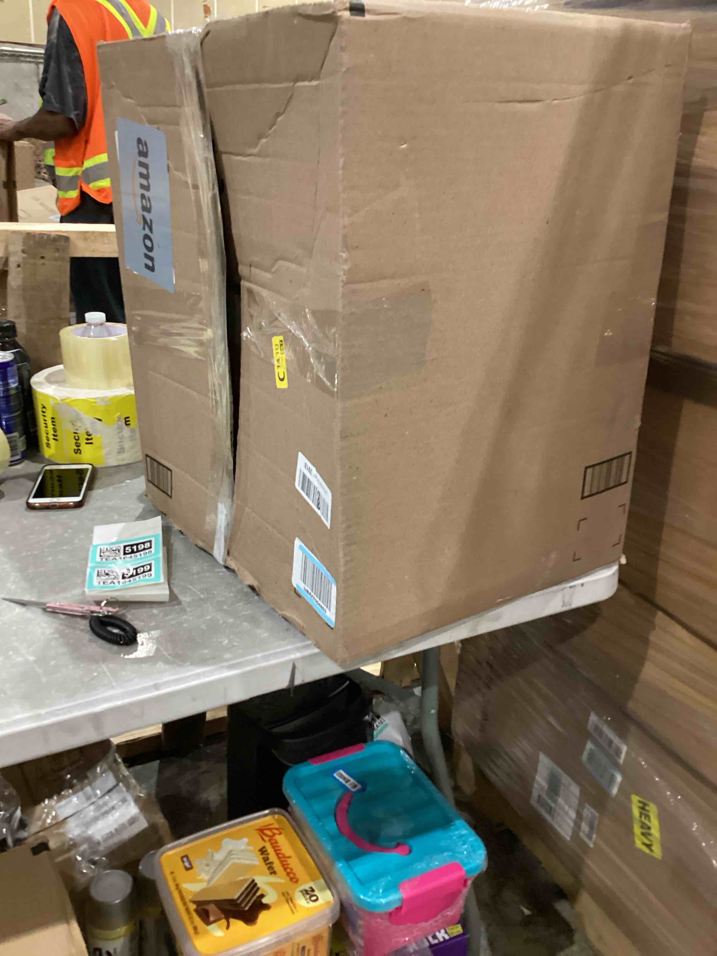 https://s3.amazonaws.com/lotting-images-prod/bidfta/TEA1645197_1751287963941.jpeg