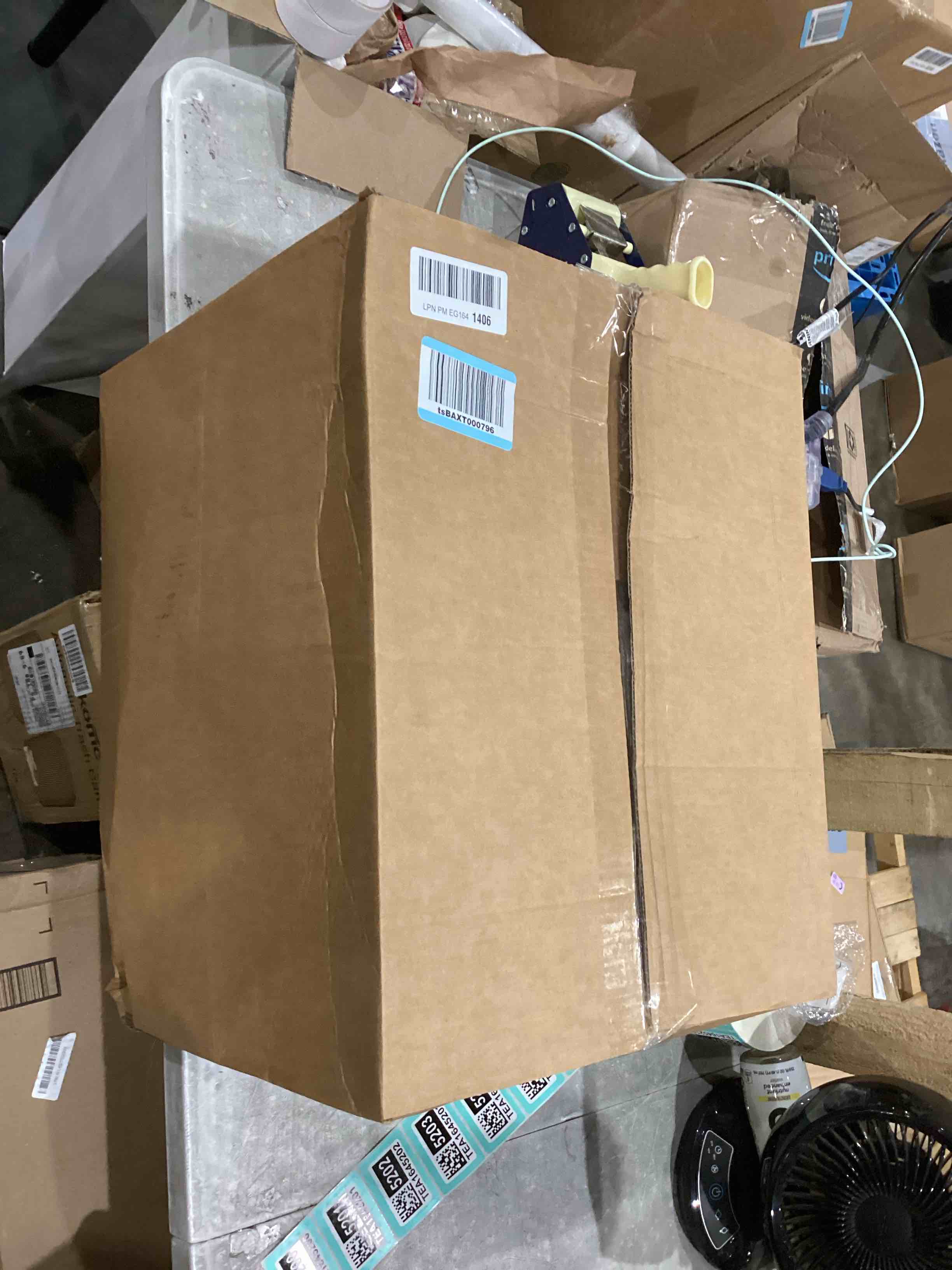 https://s3.amazonaws.com/lotting-images-prod/bidfta/TEA1645200_1751287747851.jpeg