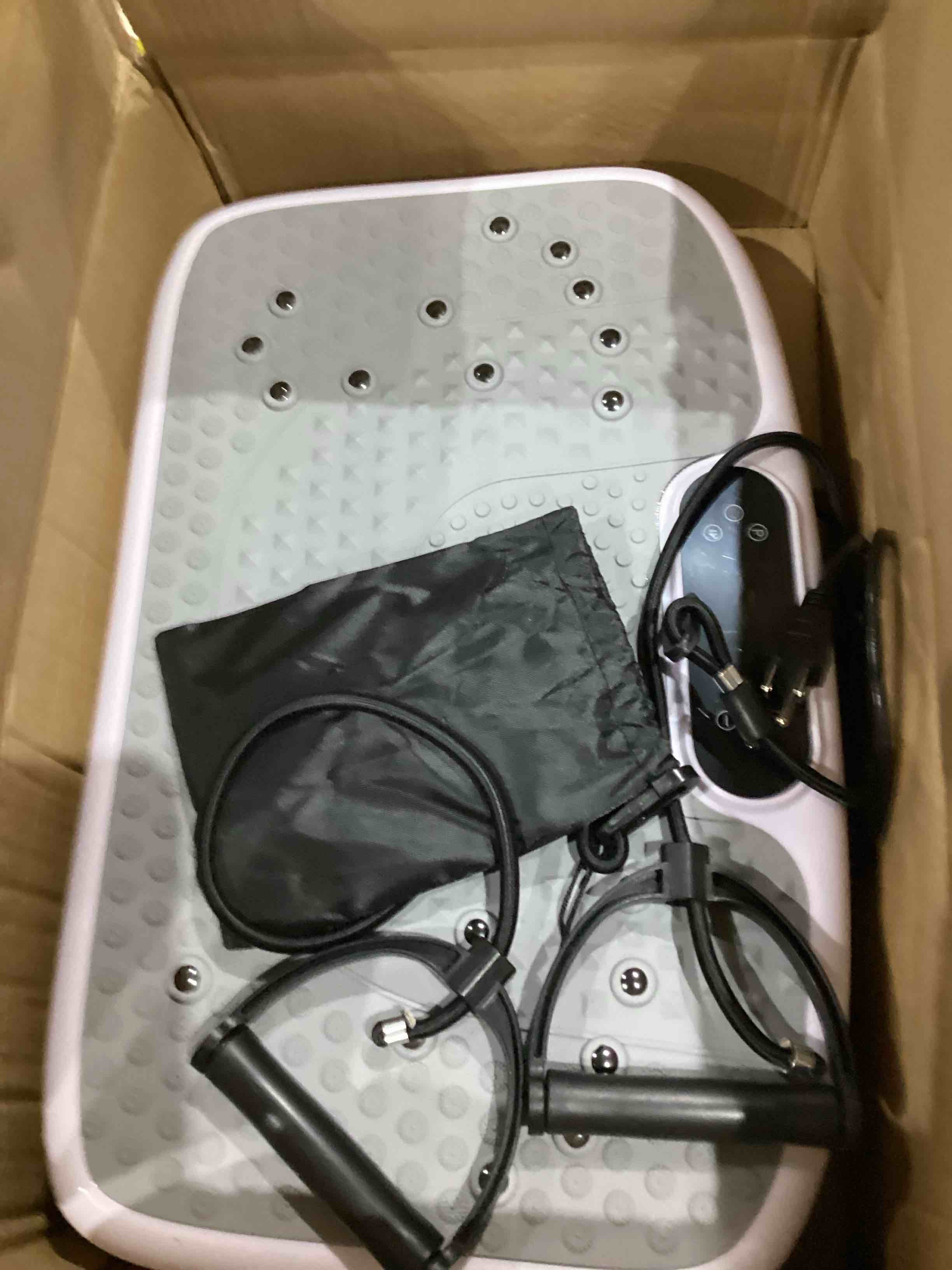 https://s3.amazonaws.com/lotting-images-prod/bidfta/TEA1645205_1751289957741.jpeg