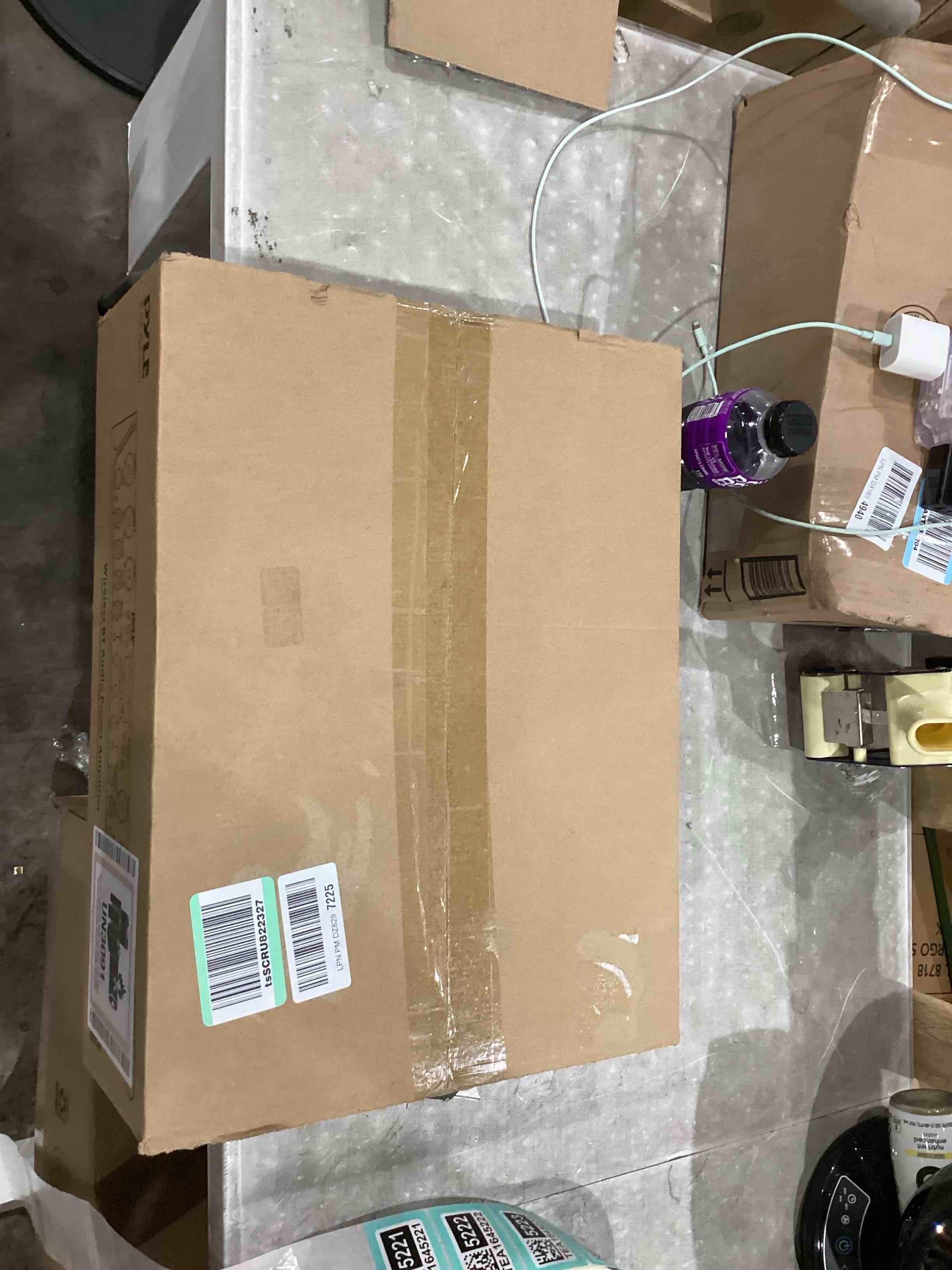 https://s3.amazonaws.com/lotting-images-prod/bidfta/TEA1645222_1751290964762.jpeg