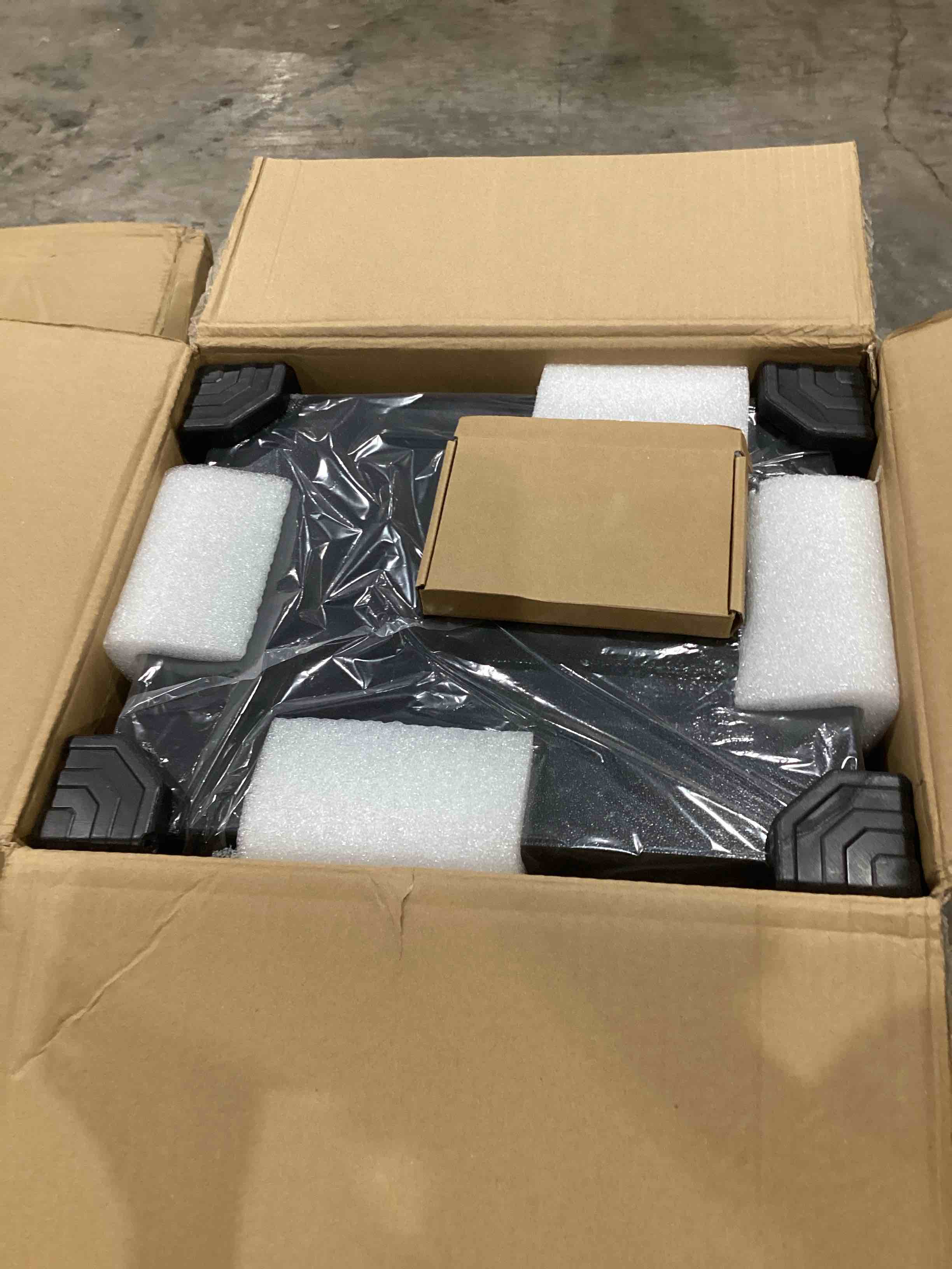 https://s3.amazonaws.com/lotting-images-prod/bidfta/TEA1645235_1751292337861.jpeg