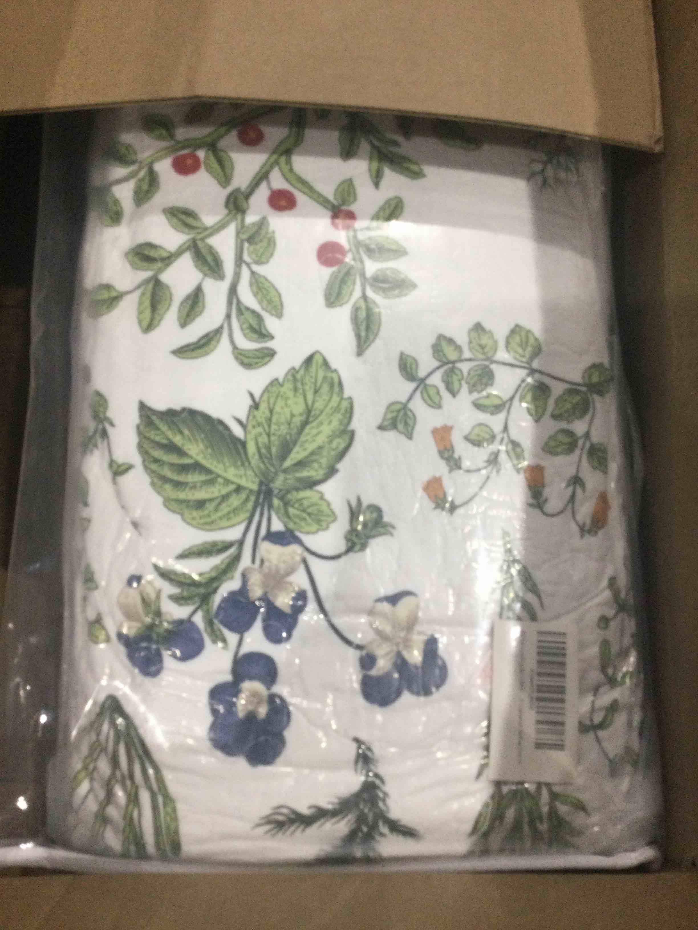 https://s3.amazonaws.com/lotting-images-prod/bidfta/TEA1645247_1751293518125.jpeg