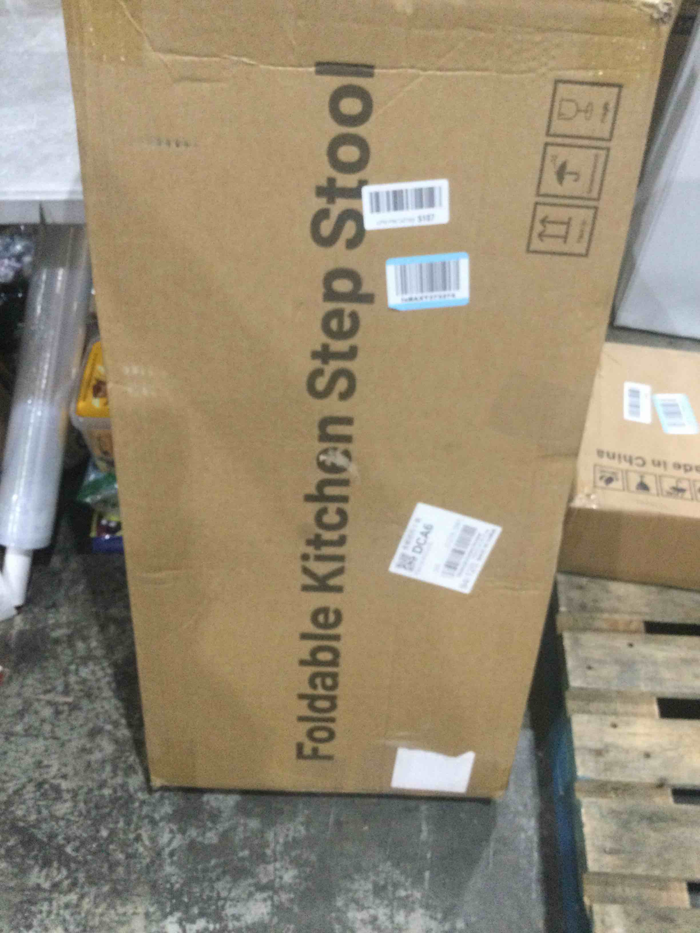 https://s3.amazonaws.com/lotting-images-prod/bidfta/TEA1645269_1751296210779.jpeg
