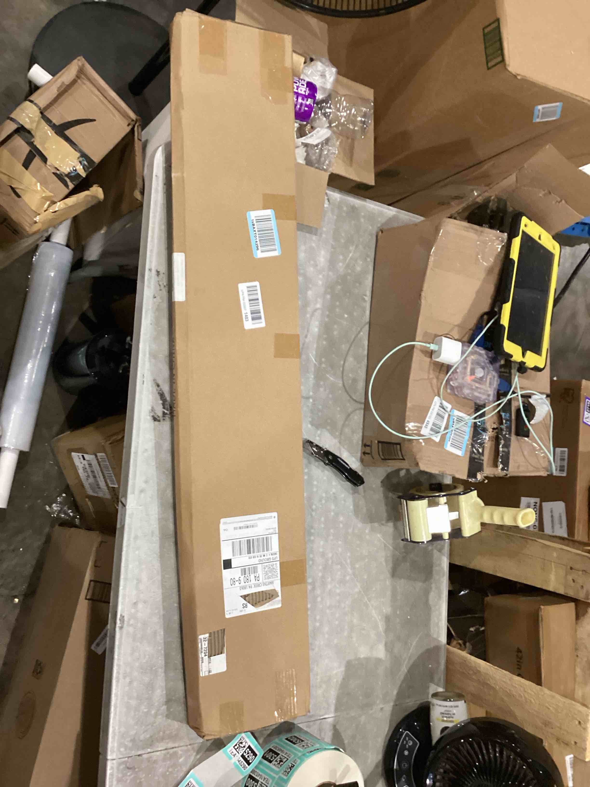 https://s3.amazonaws.com/lotting-images-prod/bidfta/TEA1645296_1751301356045.jpeg