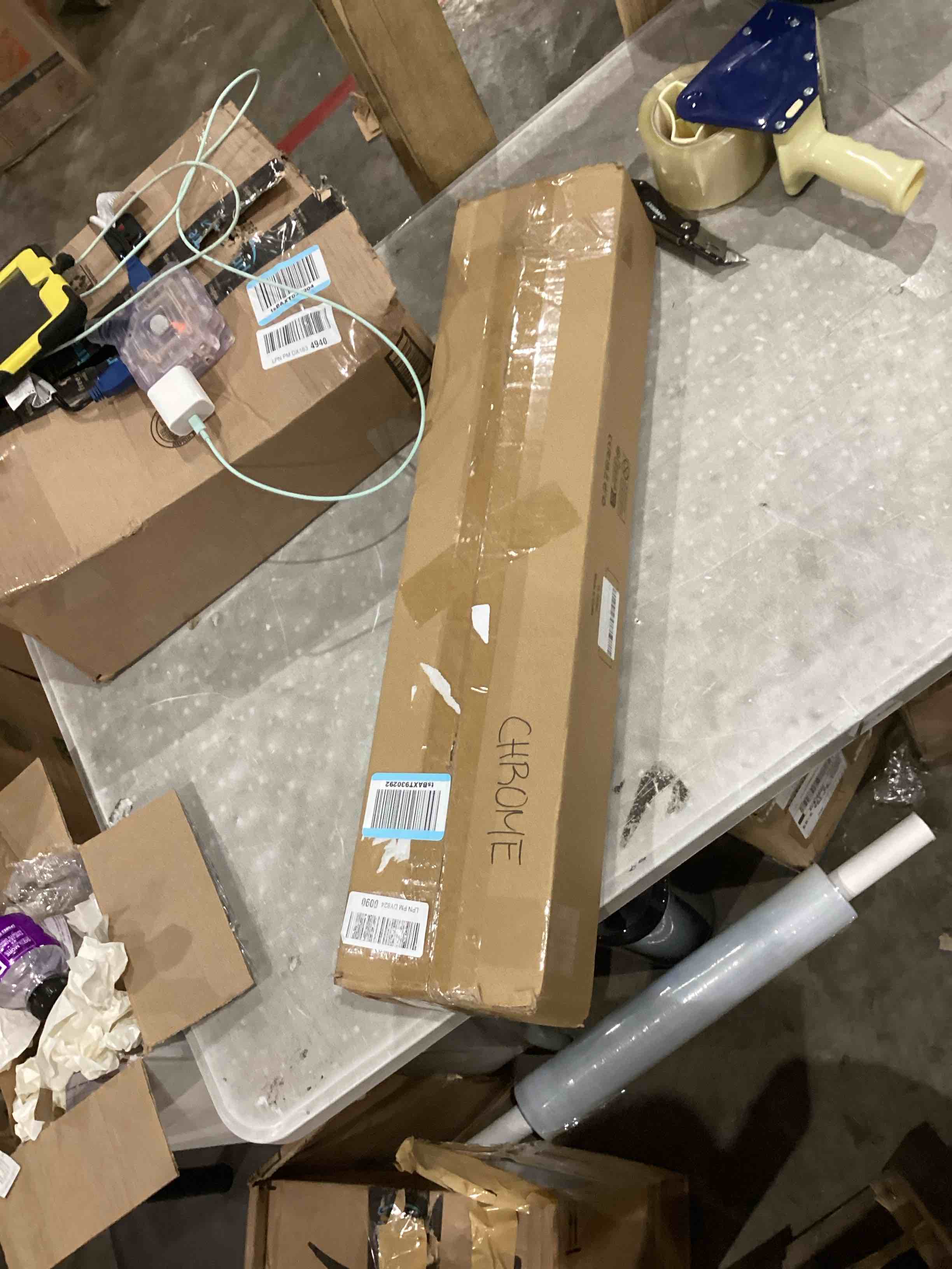https://s3.amazonaws.com/lotting-images-prod/bidfta/TEA1645314_1751302810014.jpeg