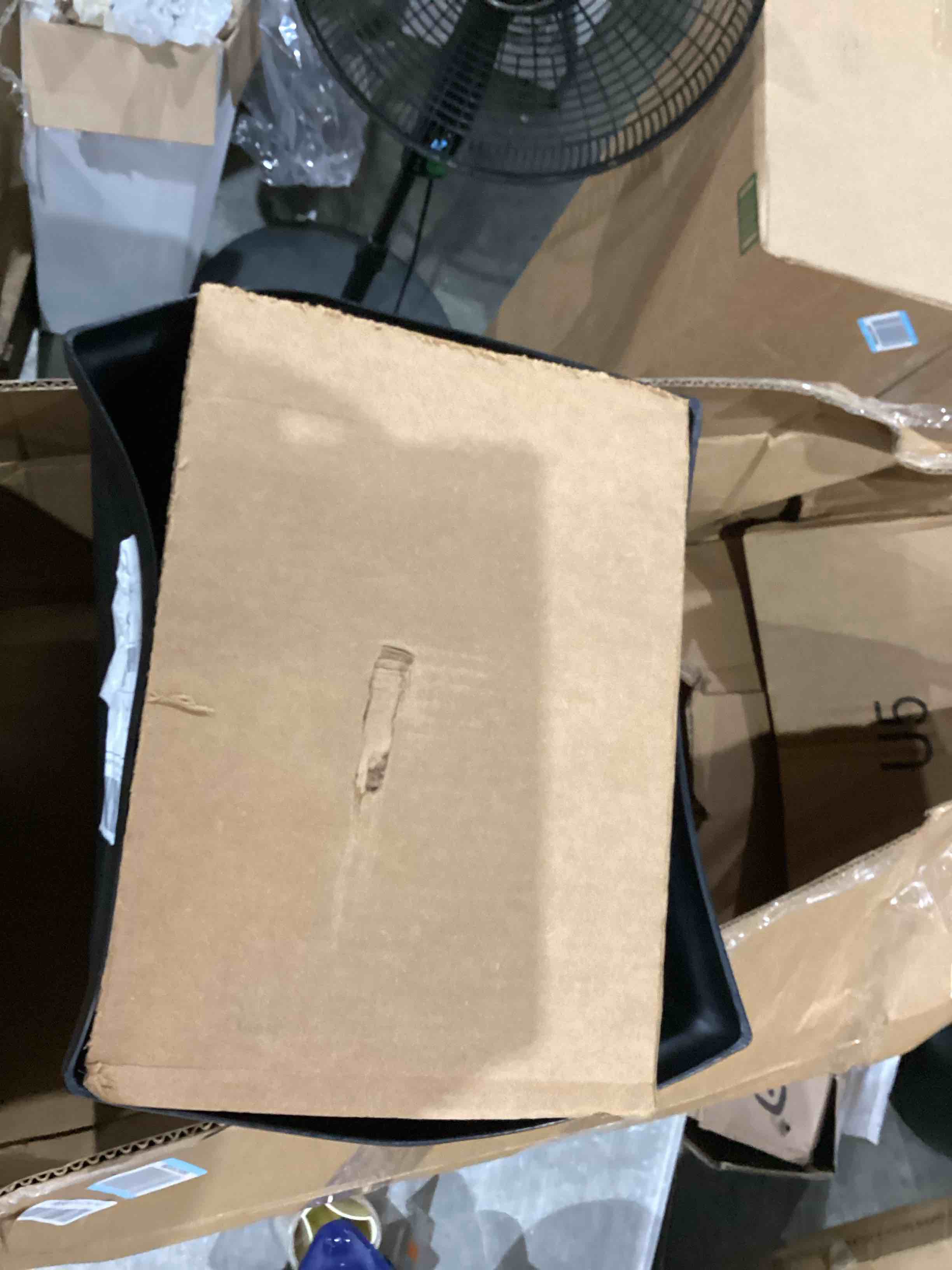 https://s3.amazonaws.com/lotting-images-prod/bidfta/TEA1645509_1751469599445.jpeg