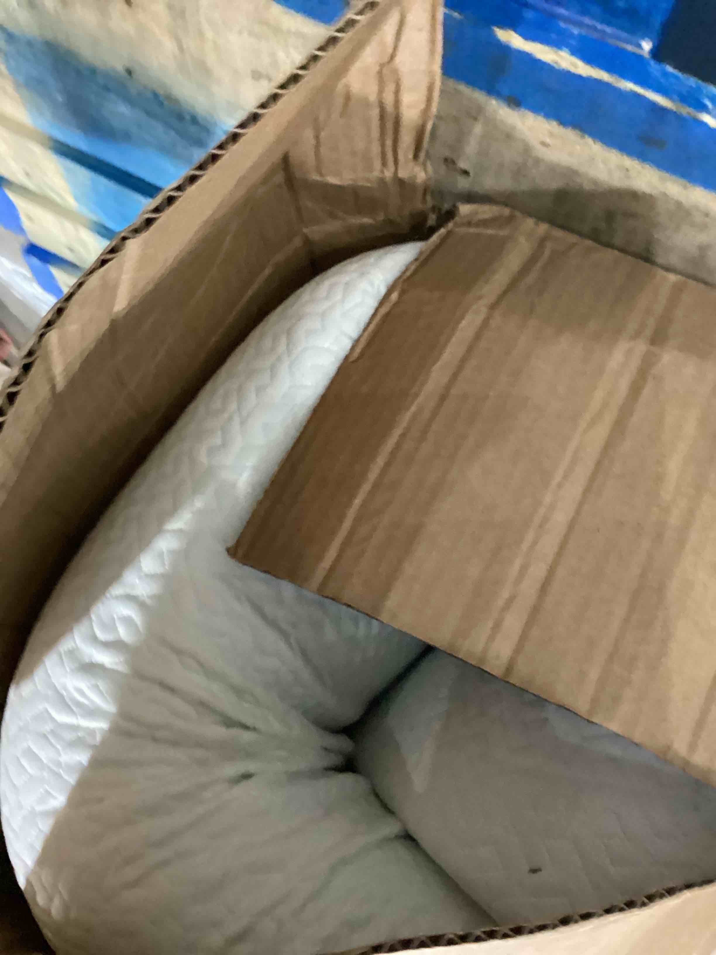 https://s3.amazonaws.com/lotting-images-prod/bidfta/TEA1645510_1751469866415.jpeg