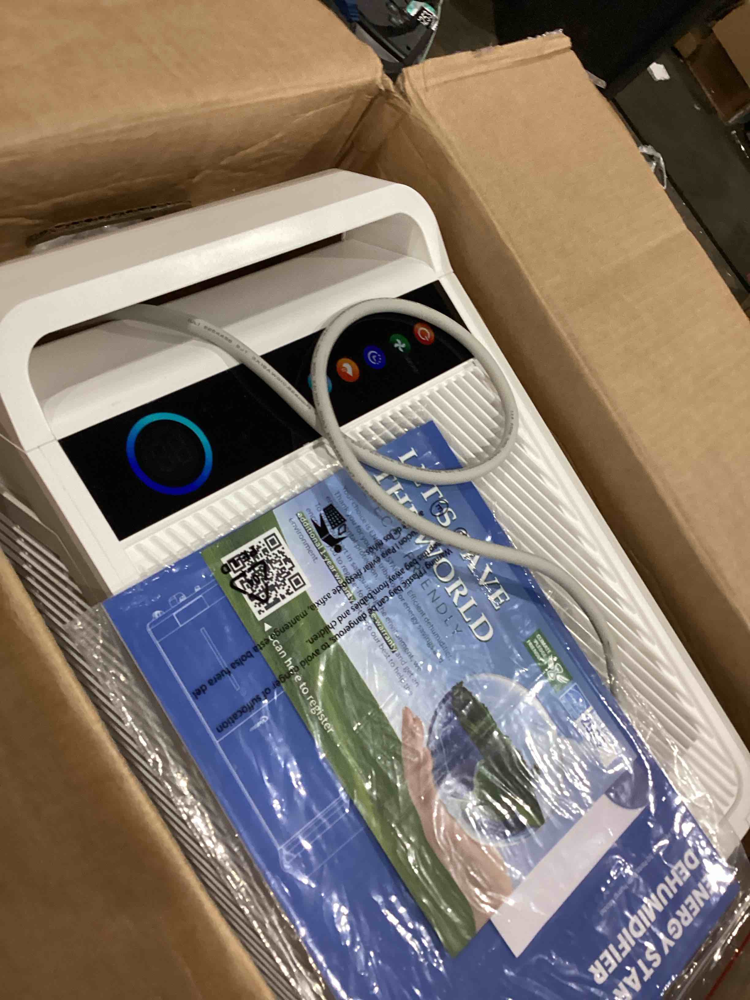 https://s3.amazonaws.com/lotting-images-prod/bidfta/TEA1645576_1751553052920.jpeg