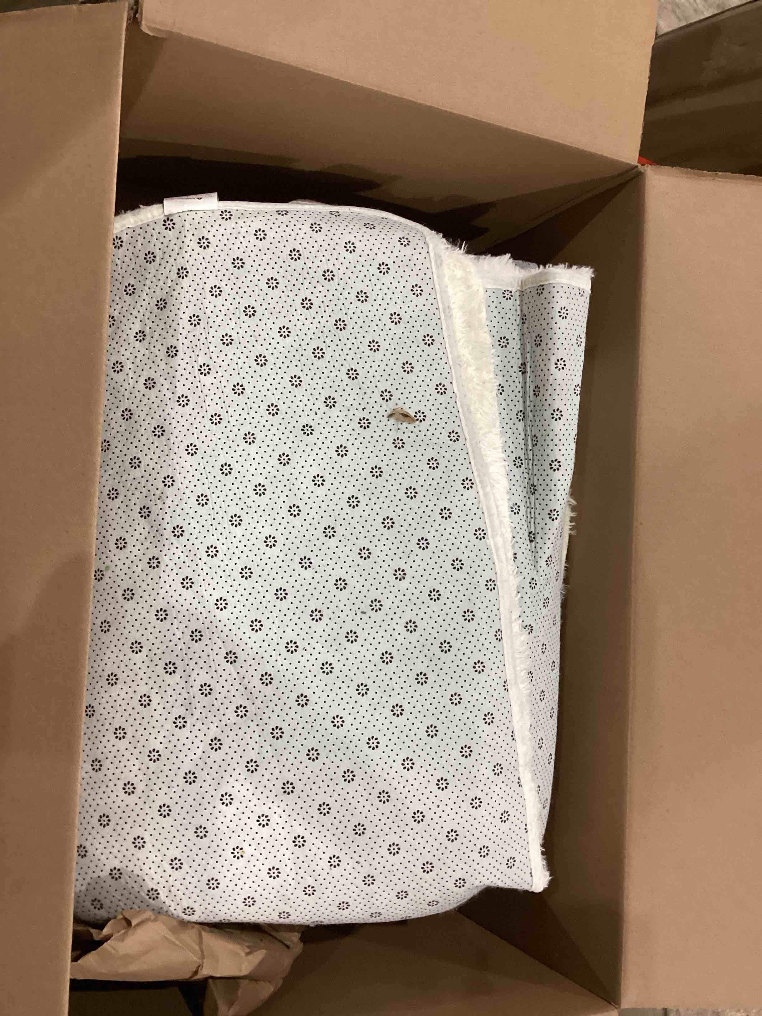 https://s3.amazonaws.com/lotting-images-prod/bidfta/TEA1645578_1751553822748.jpeg