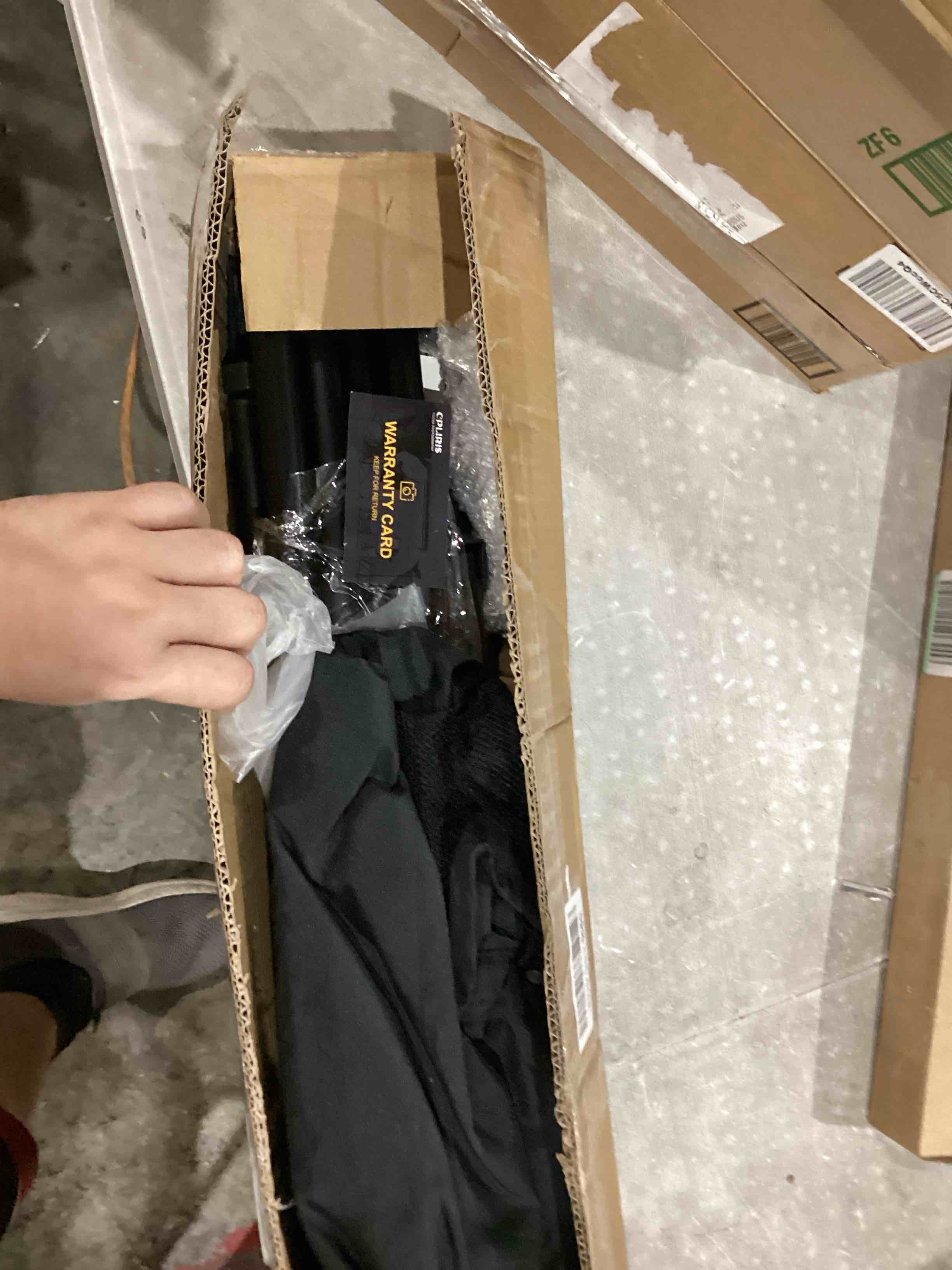 https://s3.amazonaws.com/lotting-images-prod/bidfta/TEA1645582_1751555378600.jpeg