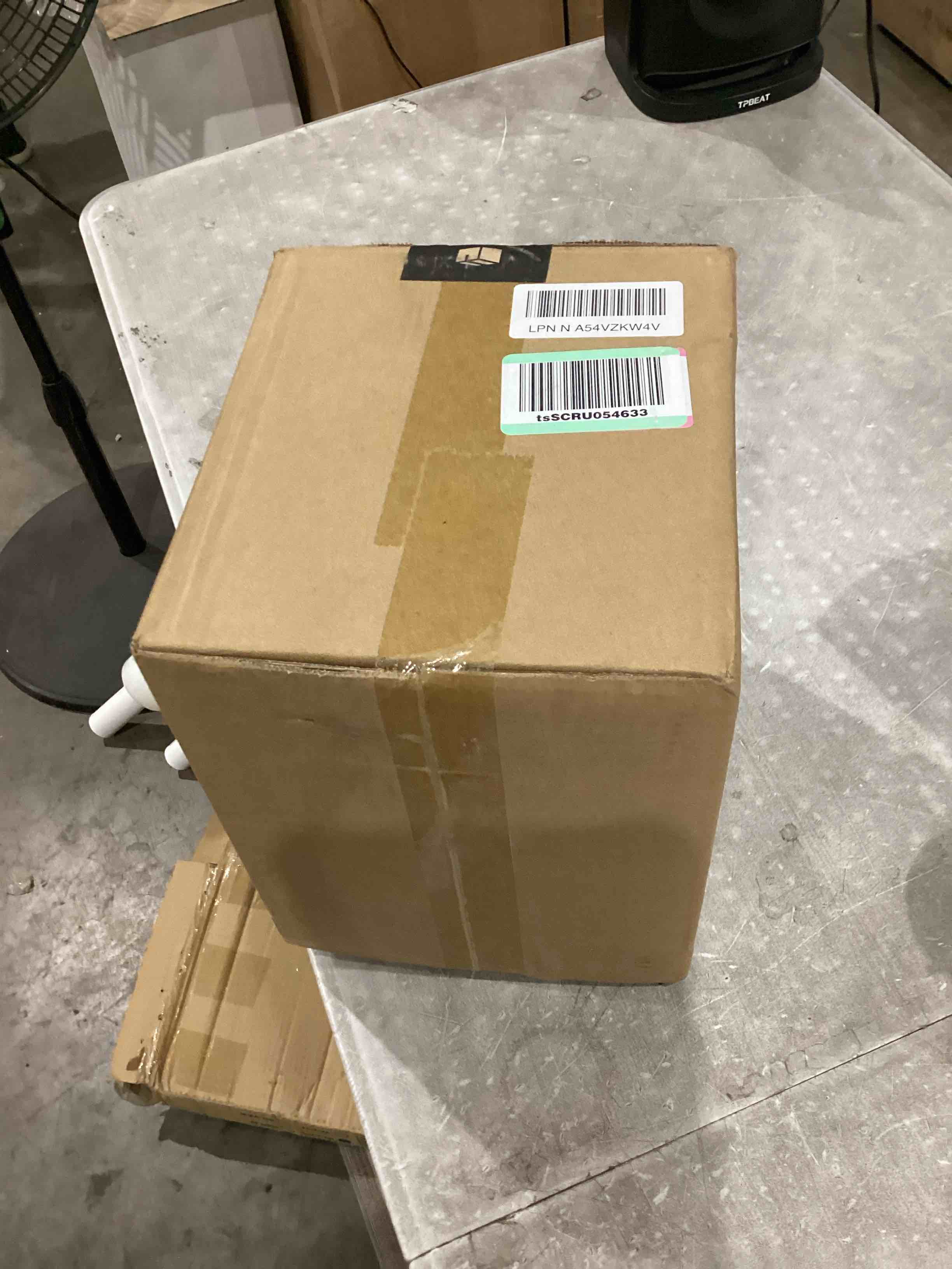 https://s3.amazonaws.com/lotting-images-prod/bidfta/TEA1645725_1753289564288.jpeg