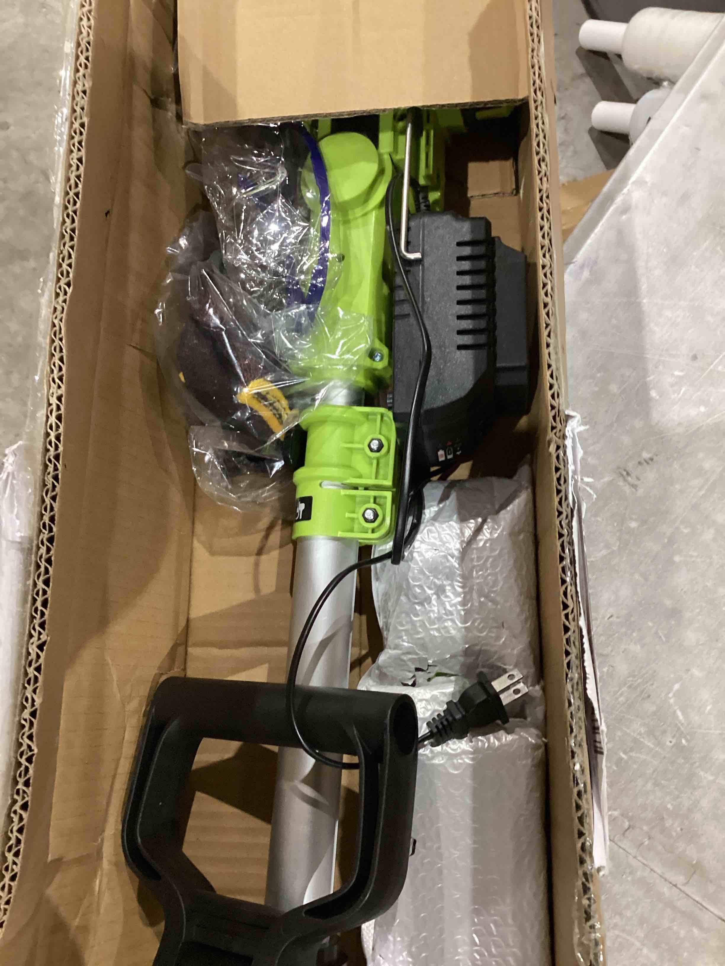 https://s3.amazonaws.com/lotting-images-prod/bidfta/TEA1645729_1753290193746.jpeg