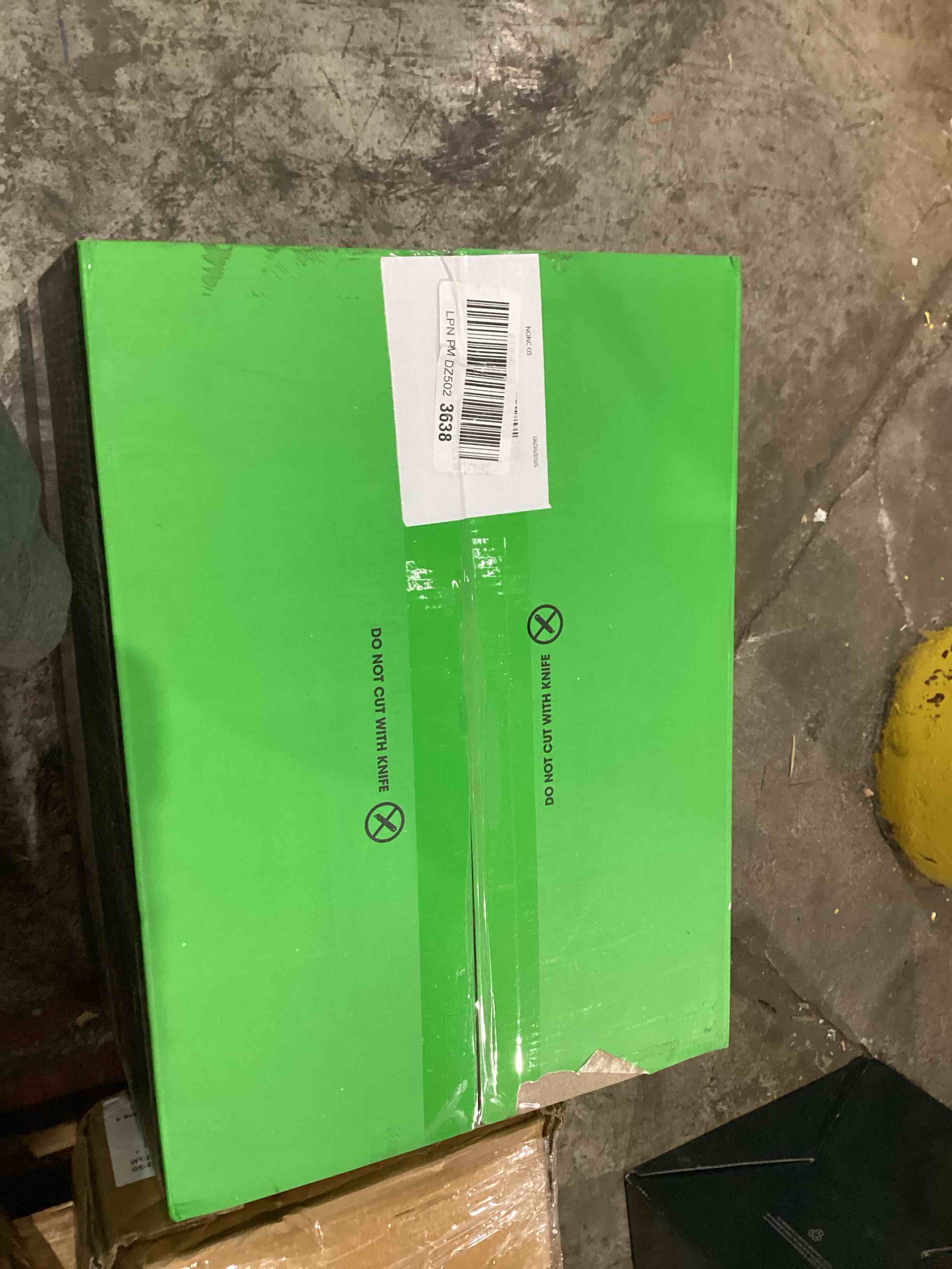 https://s3.amazonaws.com/lotting-images-prod/bidfta/TEA1645744_1753293097698.jpeg