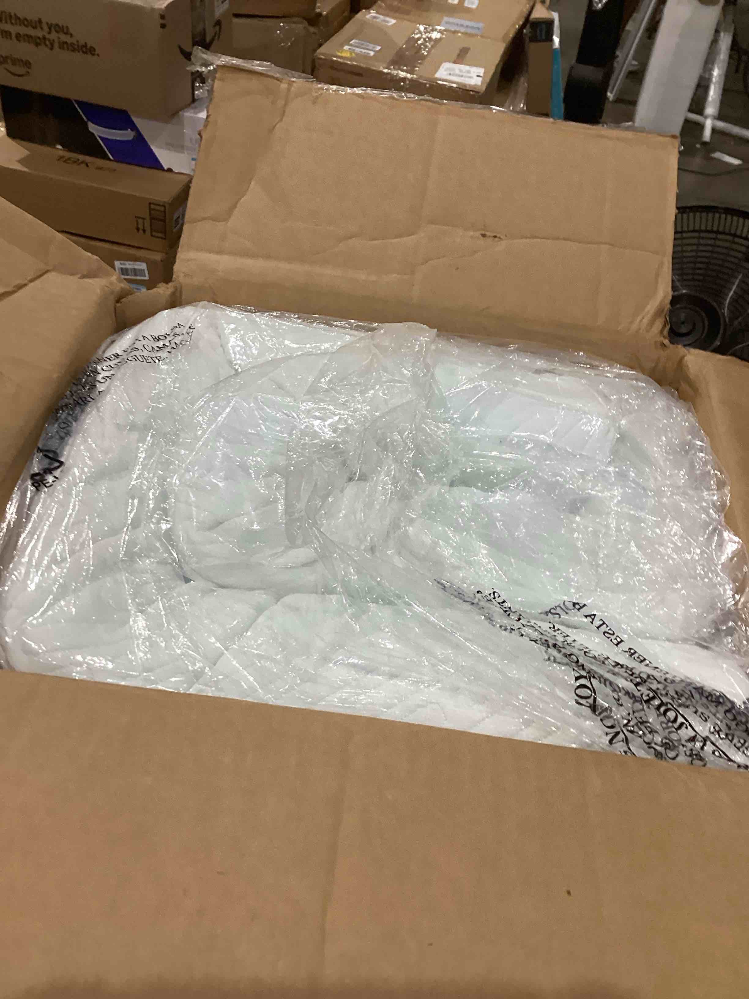 https://s3.amazonaws.com/lotting-images-prod/bidfta/TEA1645774_1753360005727.jpeg