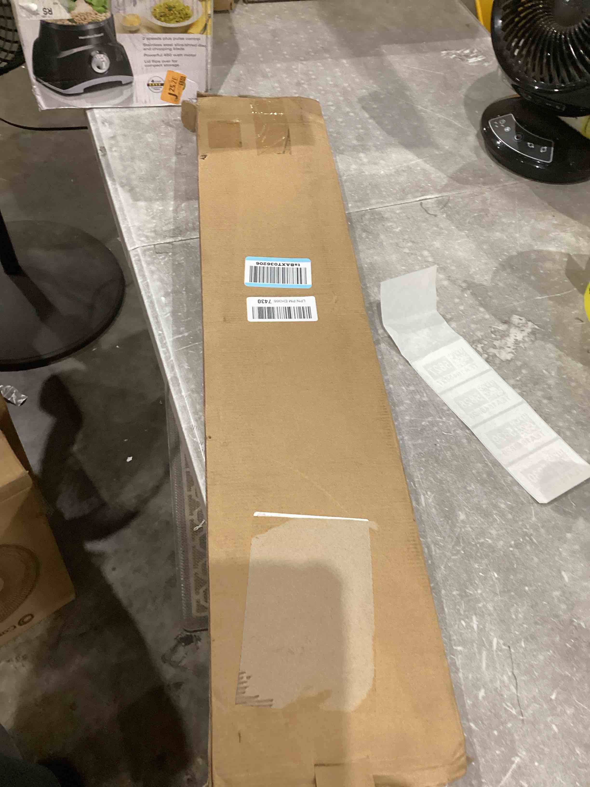 https://s3.amazonaws.com/lotting-images-prod/bidfta/TEA1645826_1753376943784.jpeg